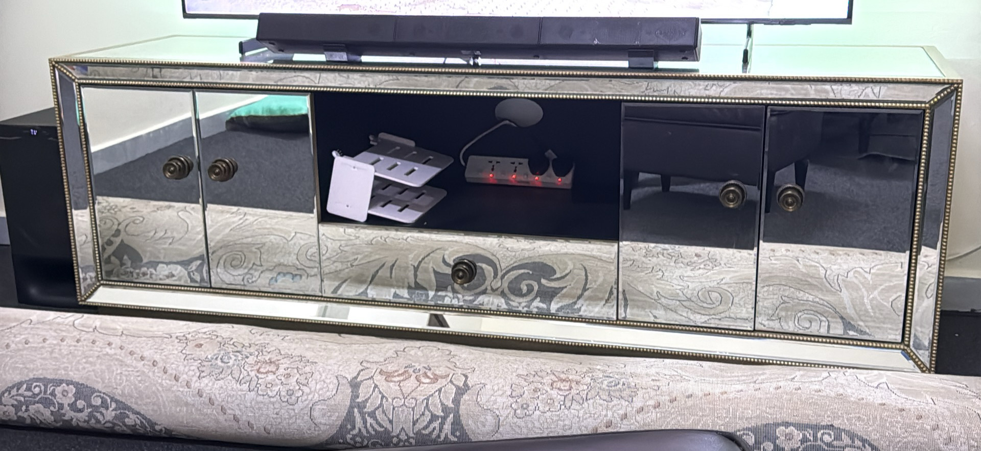 TV Table - Image 1