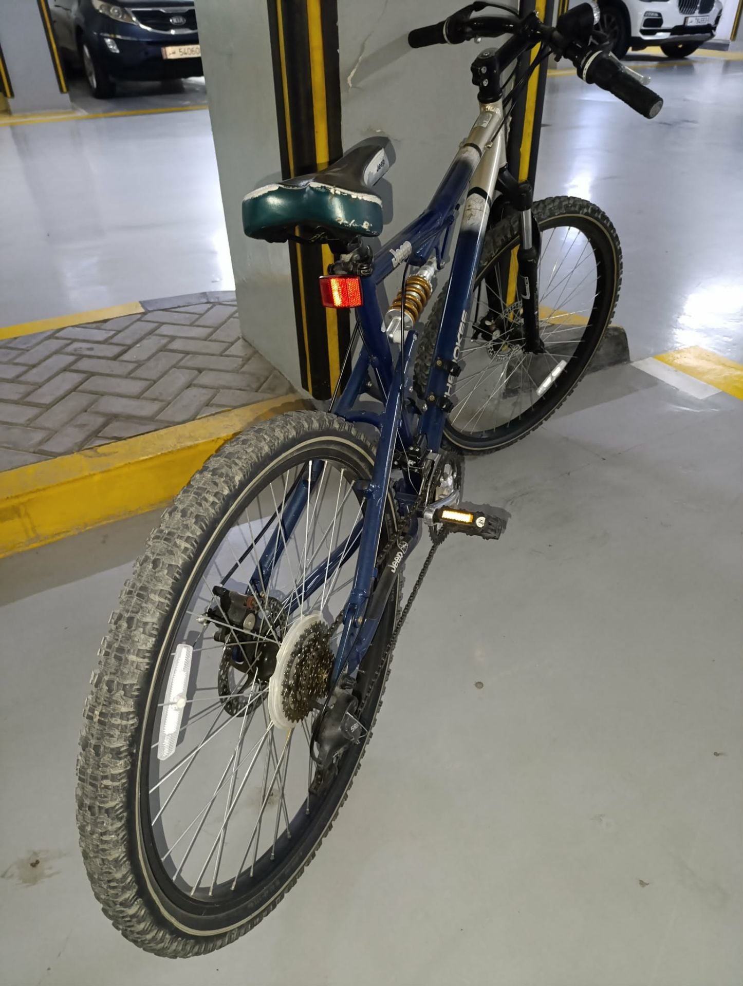 Jeep cherokee mountain bike. 26". 24 speed - Image 2