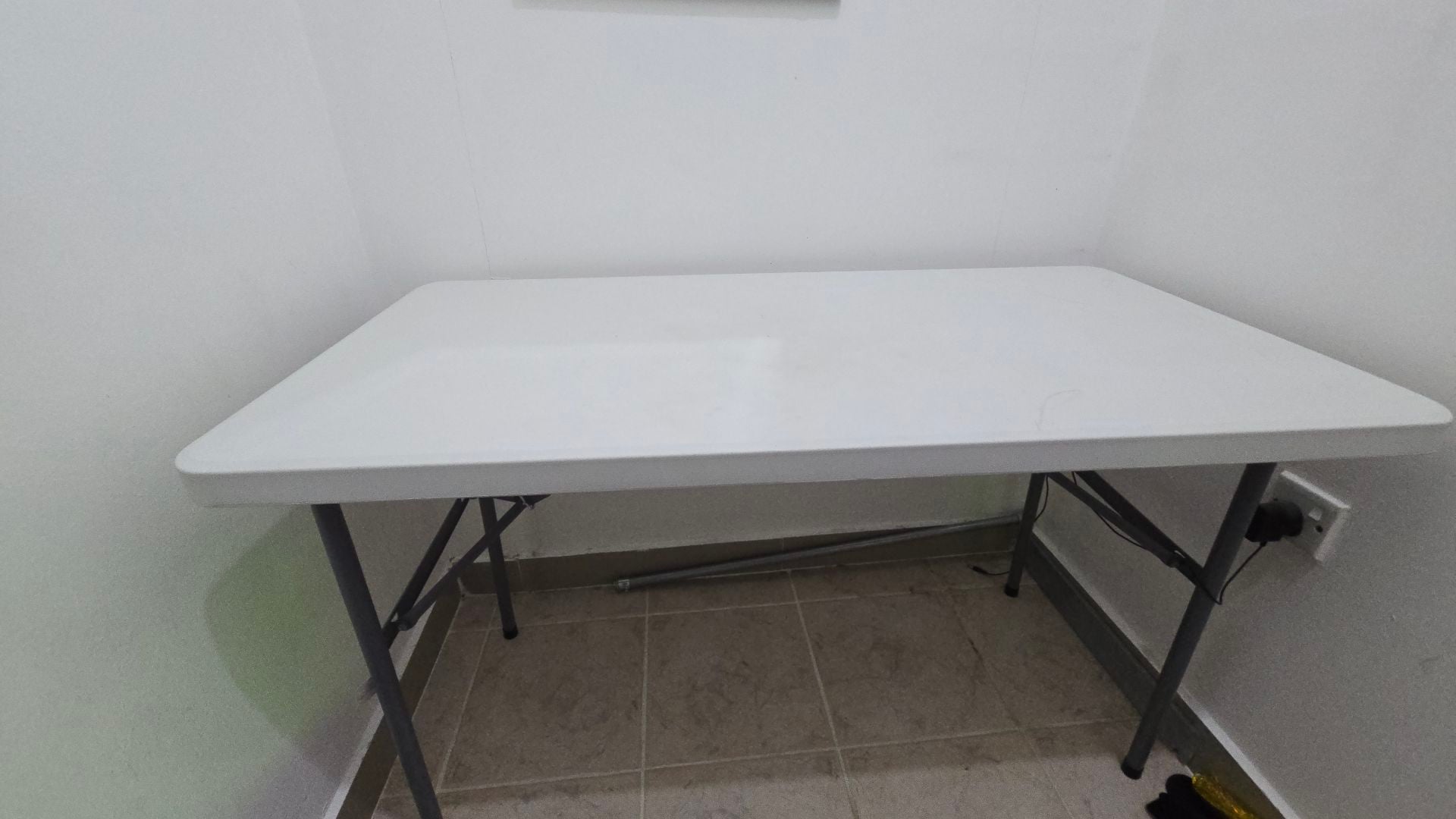 Foldable Study / Office/Home Table for Sale - Image 1
