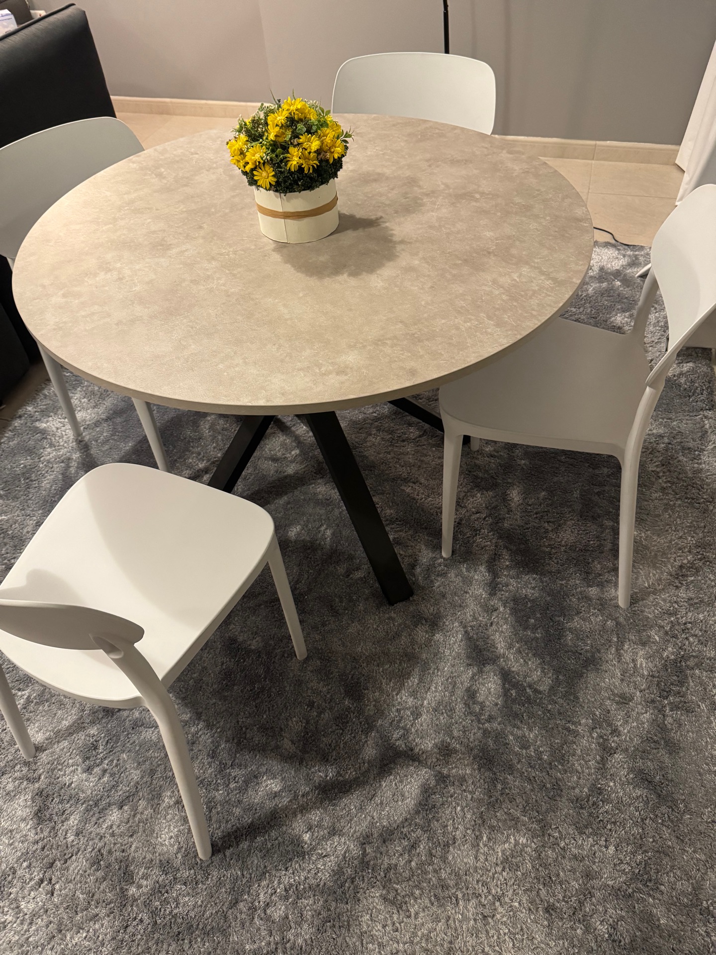 Dining table  - Image 2