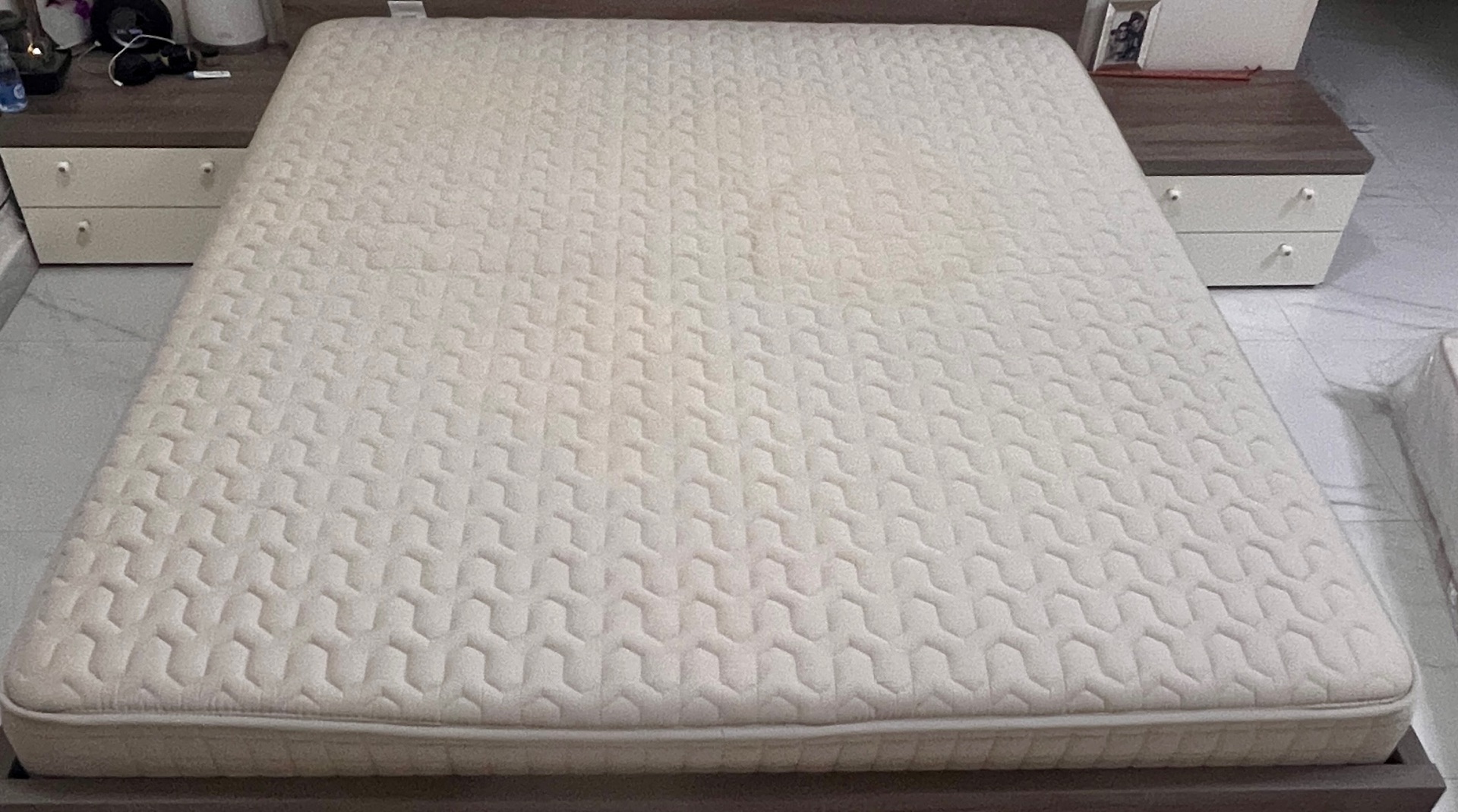Used Home centre King Size Mattress  - Image 4