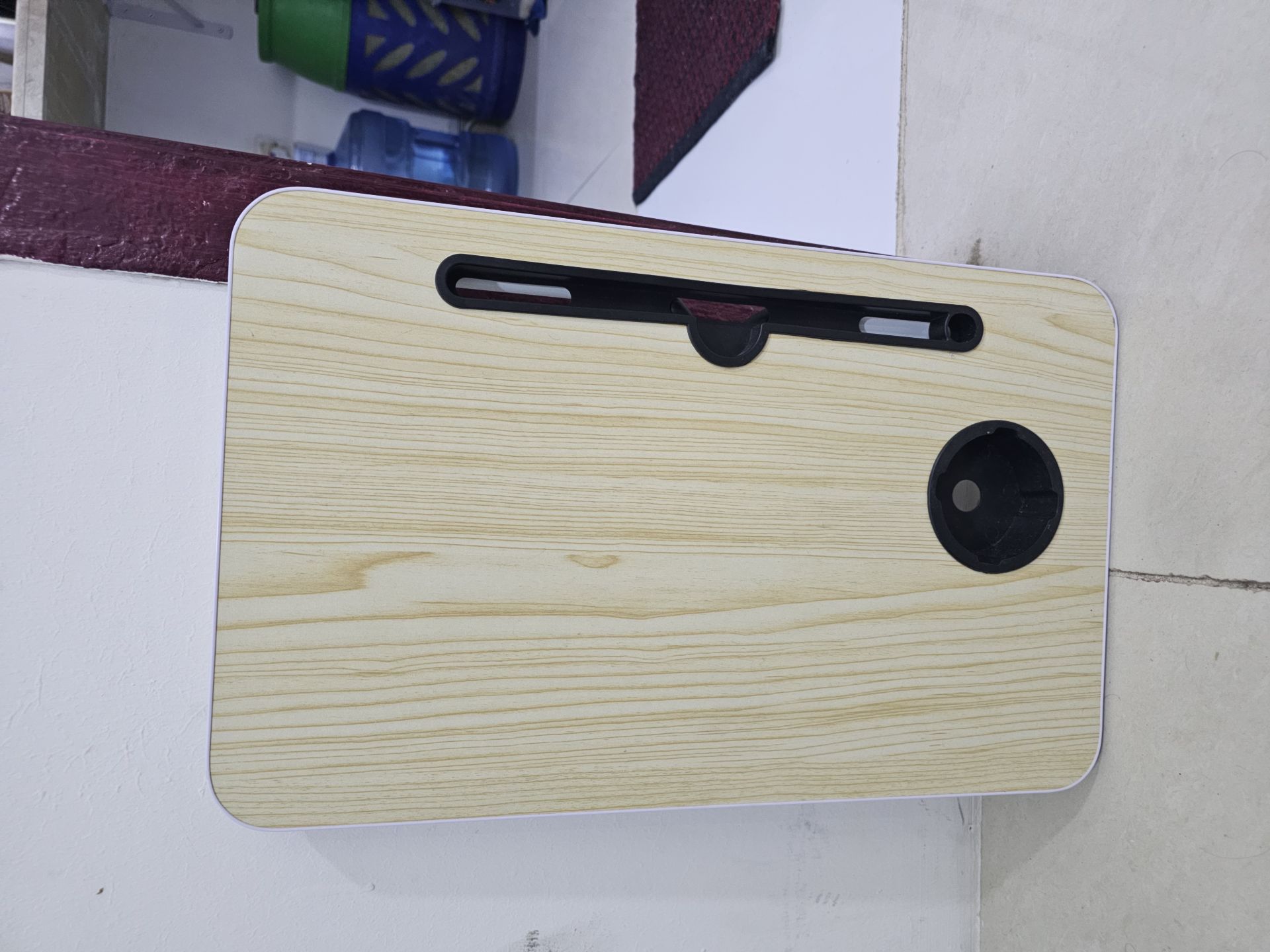 Laptop table - Image 1