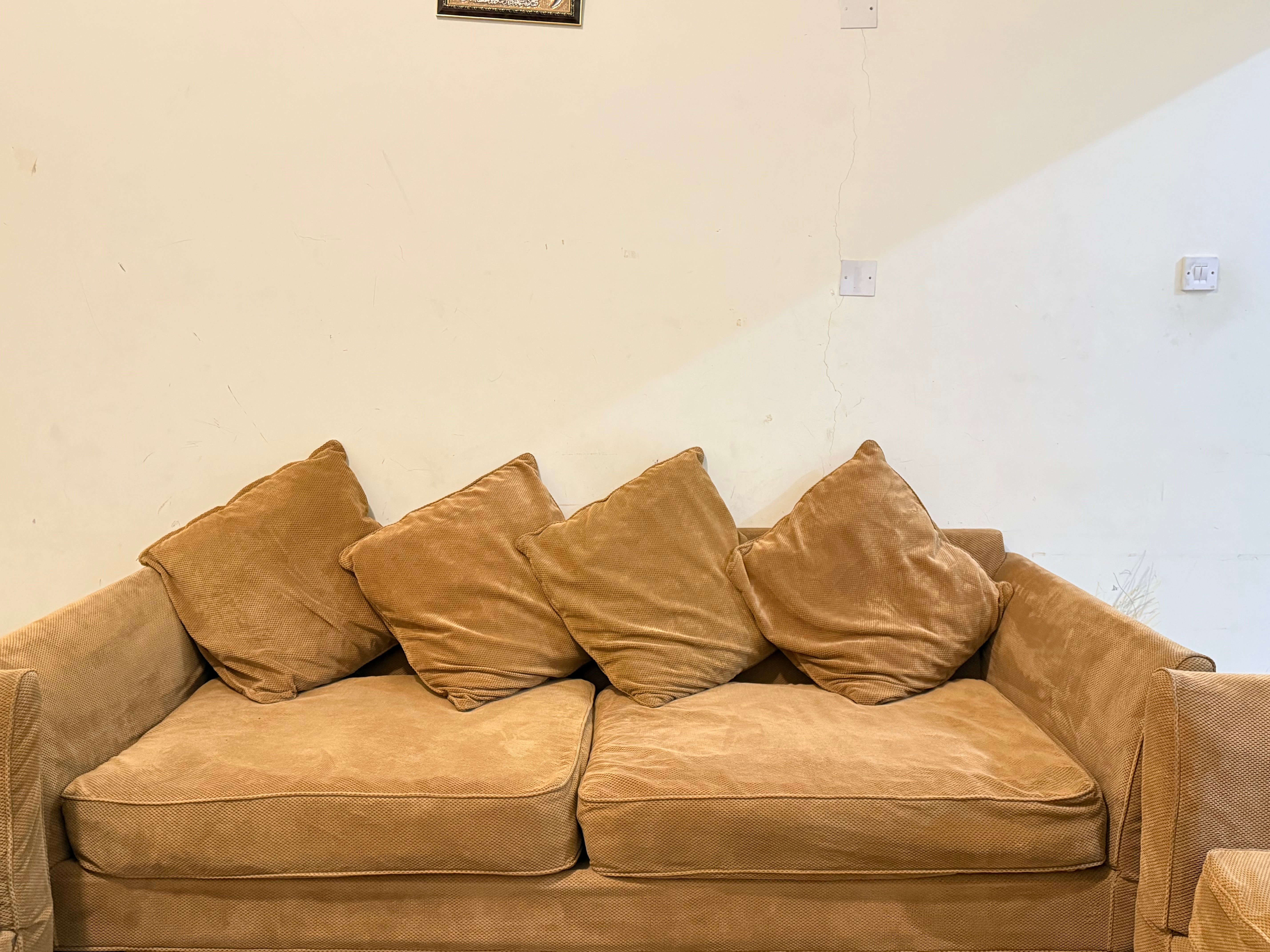 WELL MAINTAINED ..10 SEATER SOFA SET 6+3+3  - Image 5