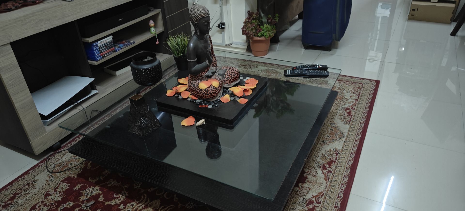 Living room centre showpiece table - Image 1