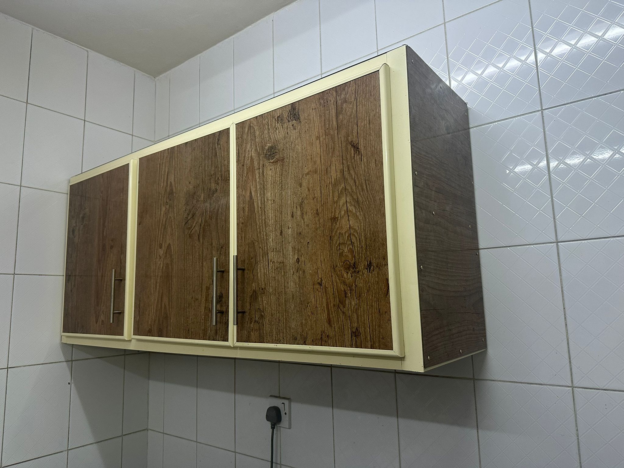 Kitchen Wall Cabinet - 3 Doors l  - Image 2