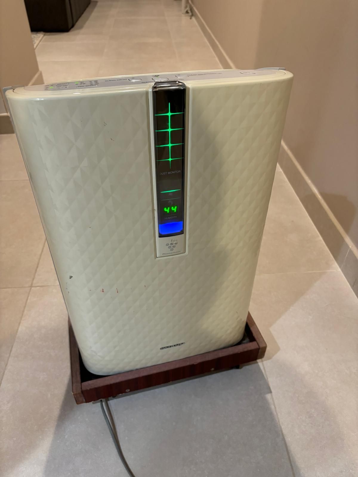 Sharp Purifier & Humidifier - Image 1