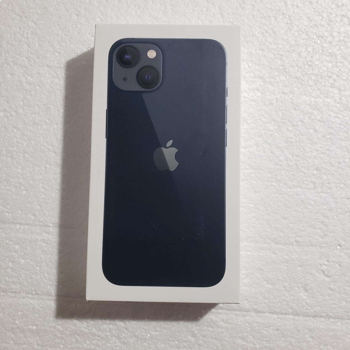 iPhone 13 in excellent condition  - Image 3