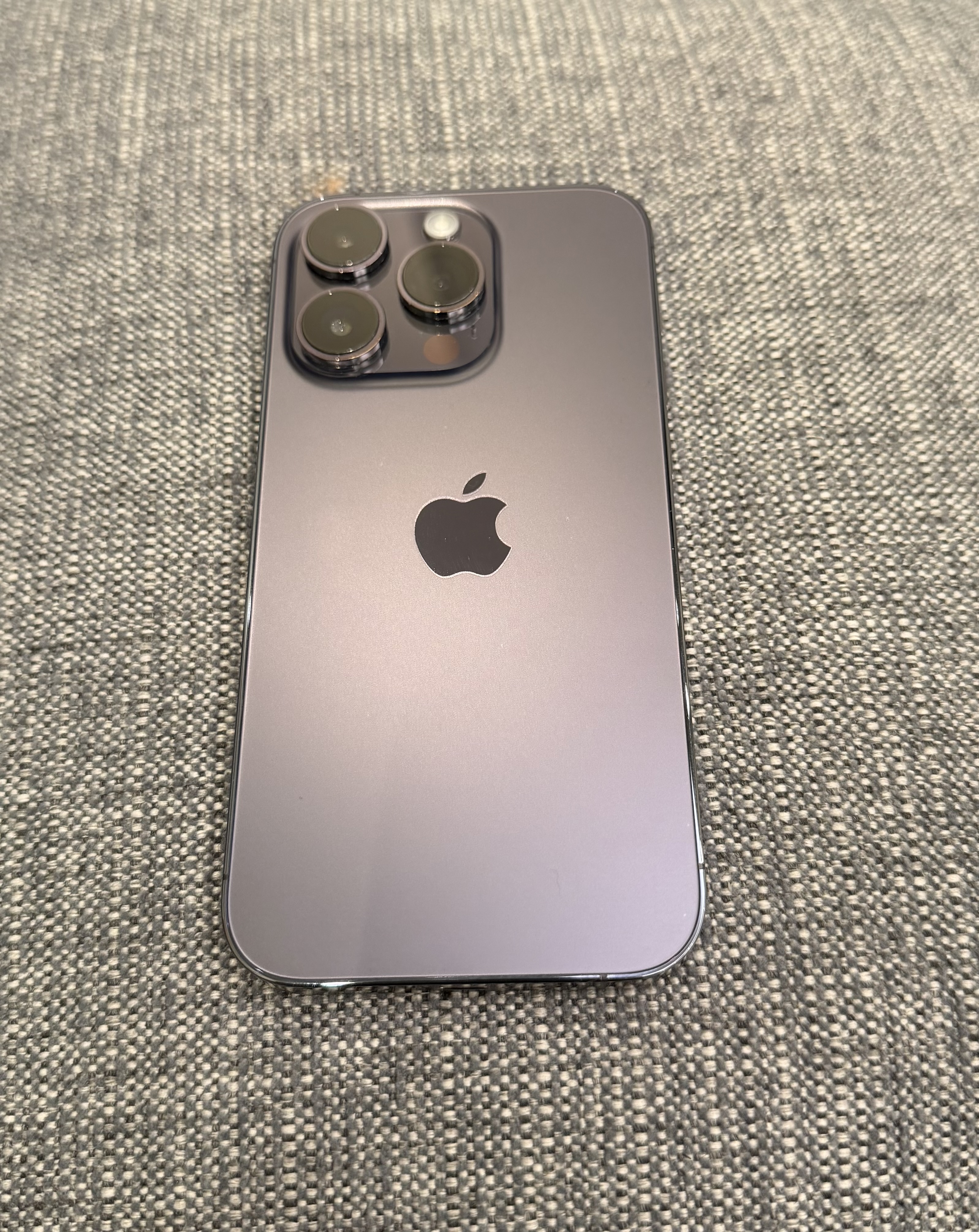 iPhone 14 Pro 512gb good condition with box and charging cable - Image 1