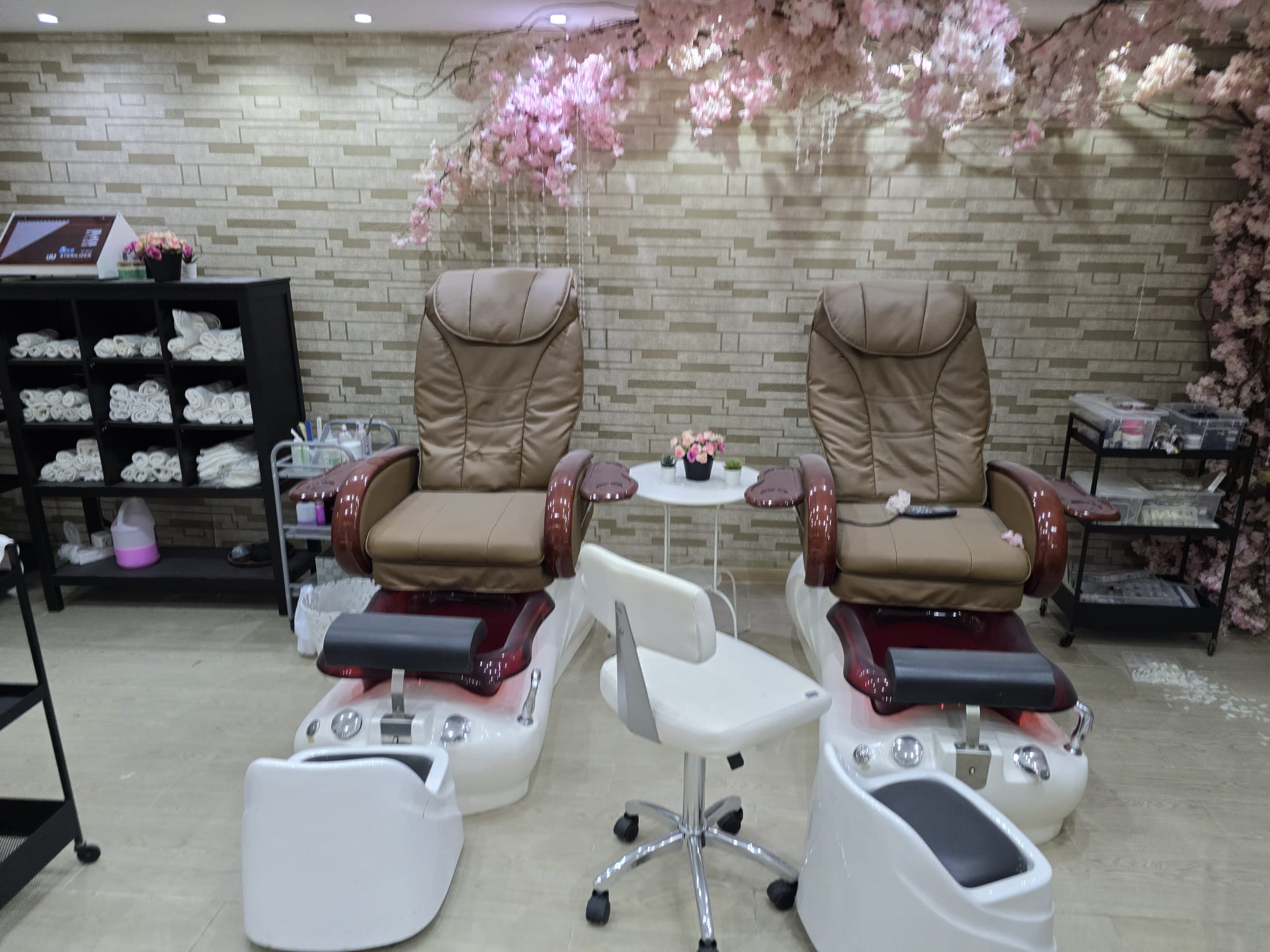 Saloon Furniture For sale - Image 6