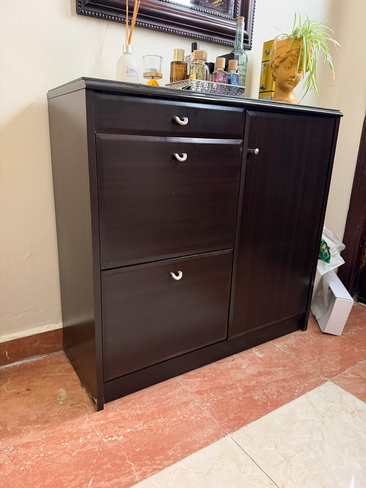 Shoes Cabinet - Image 1