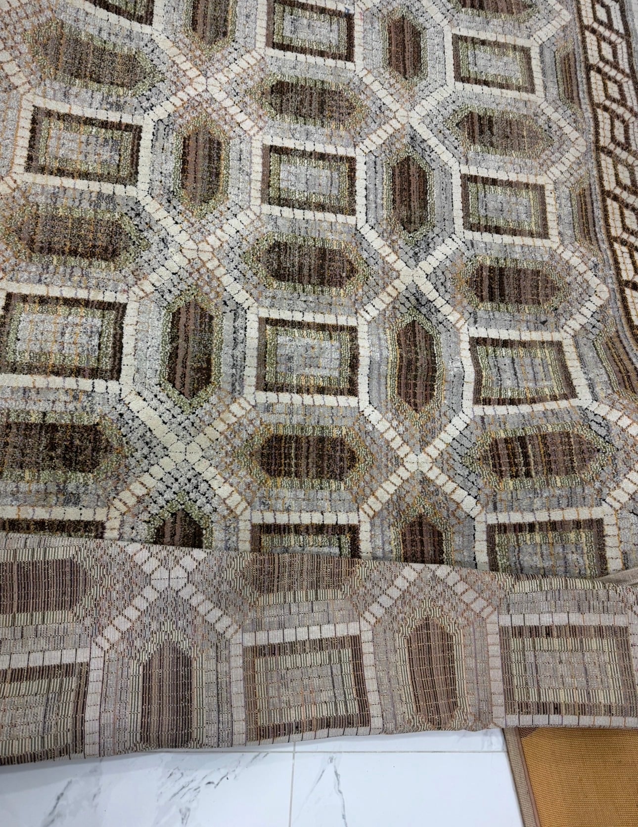 4 carpets for selling  - Image 4