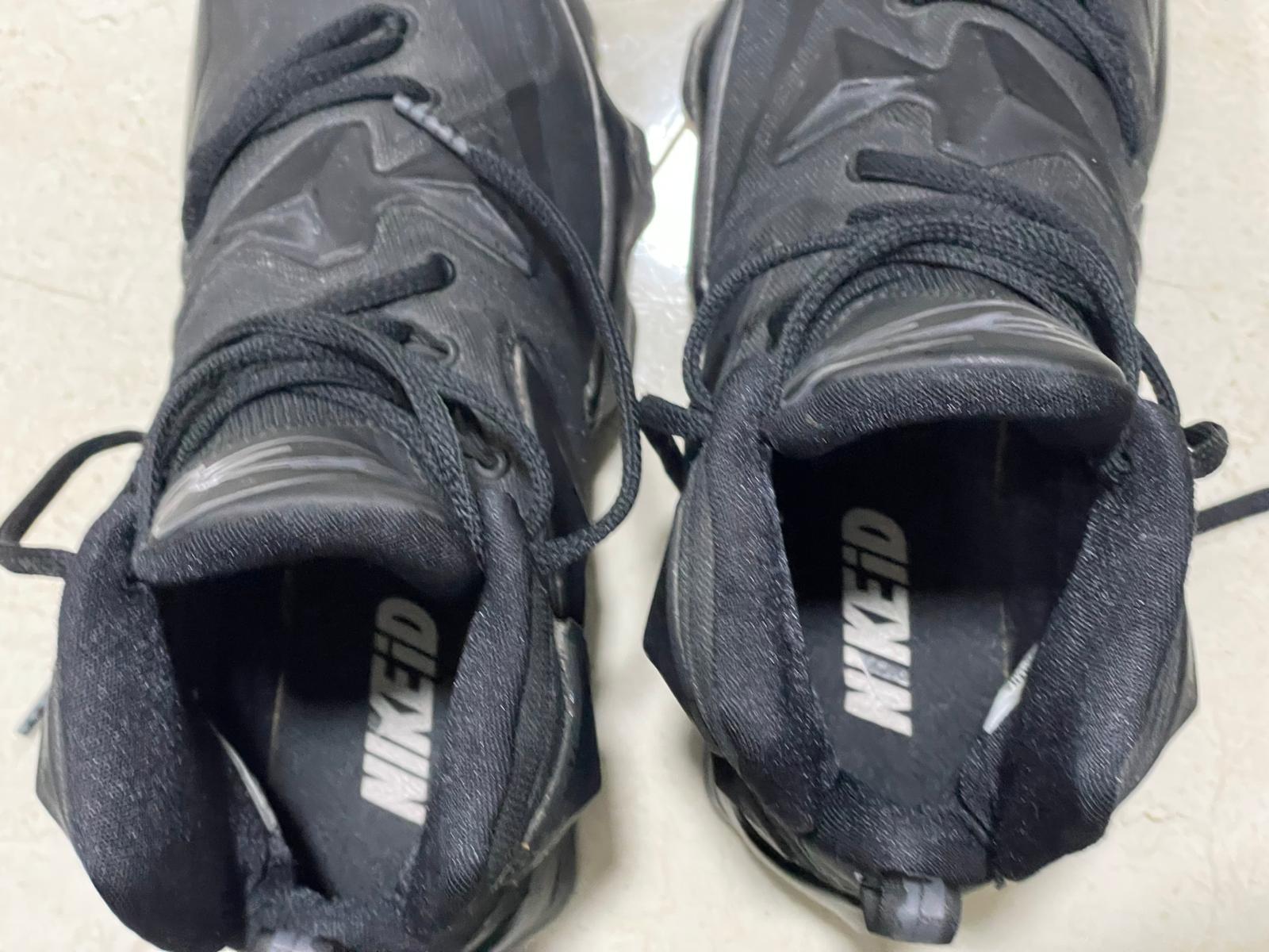 LEBRON NIKE SHOE LIKE NEW - 40 SIZE - Image 3