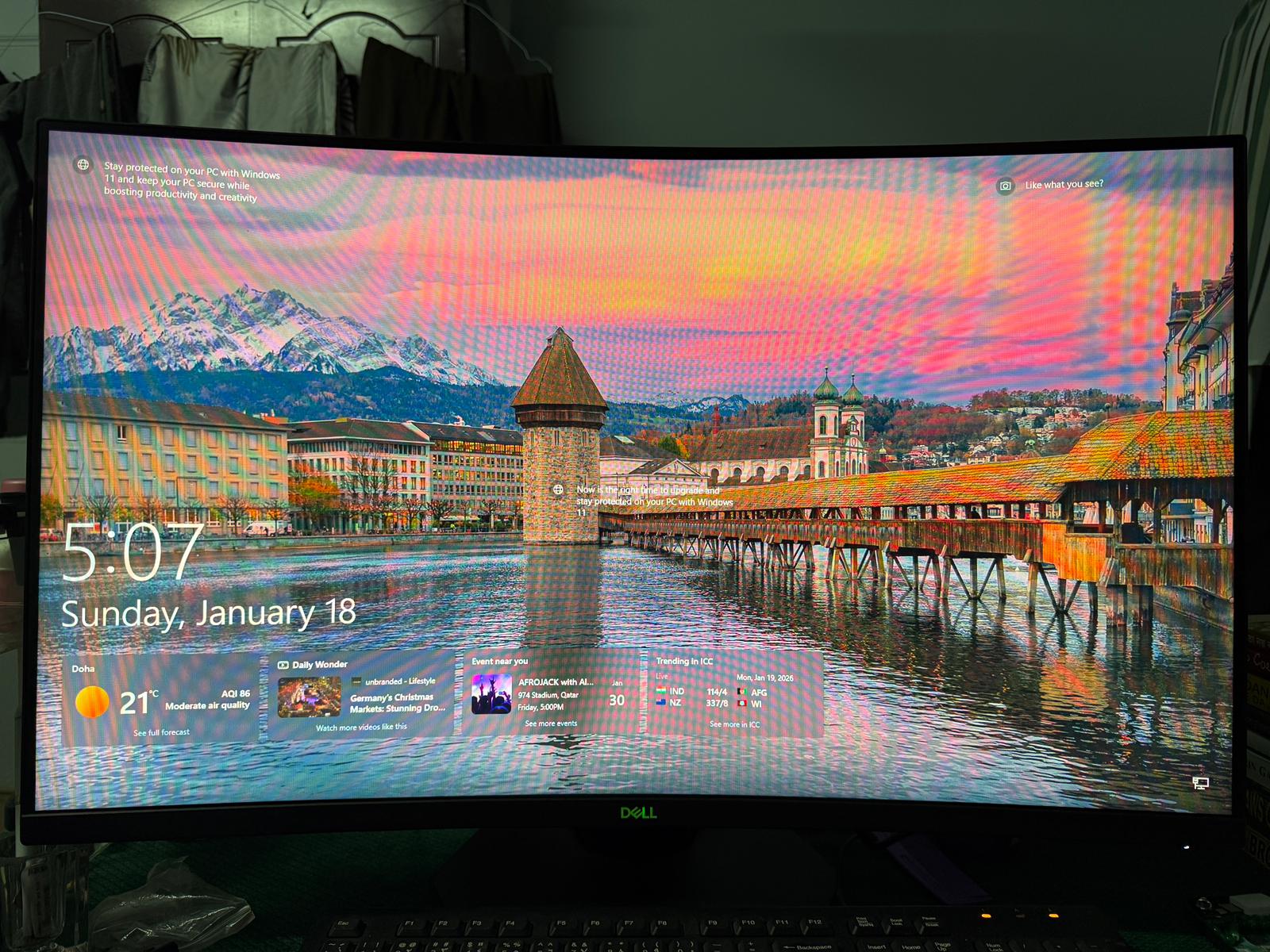 Dell 32'' Curved Gaming Monitor - Image 3