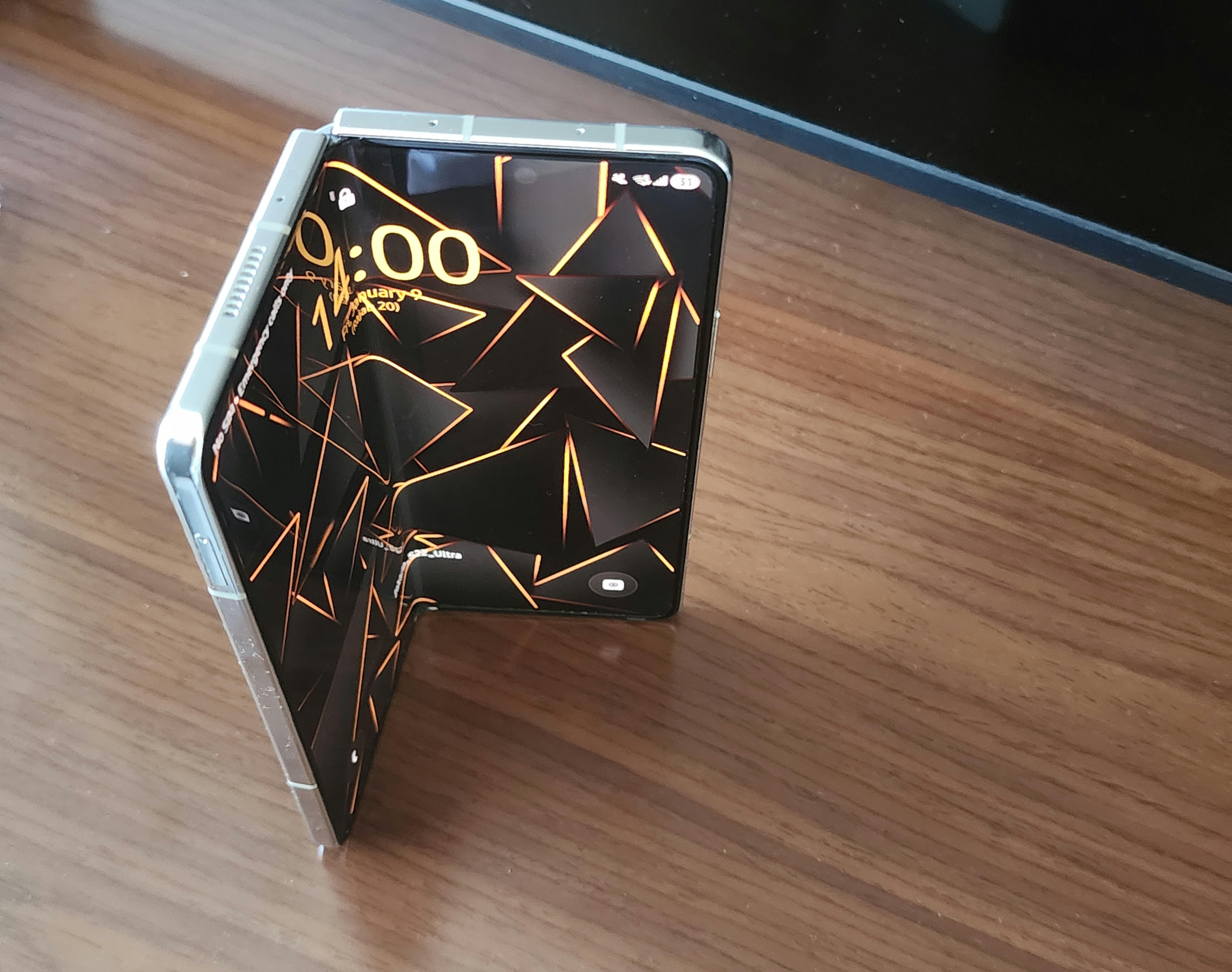 Galaxy Z Fold5 512GB Cream - Image 2