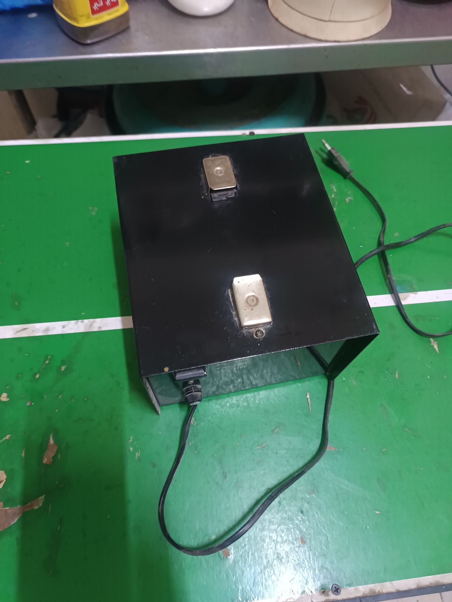 Voltage changing transformer  - Image 3