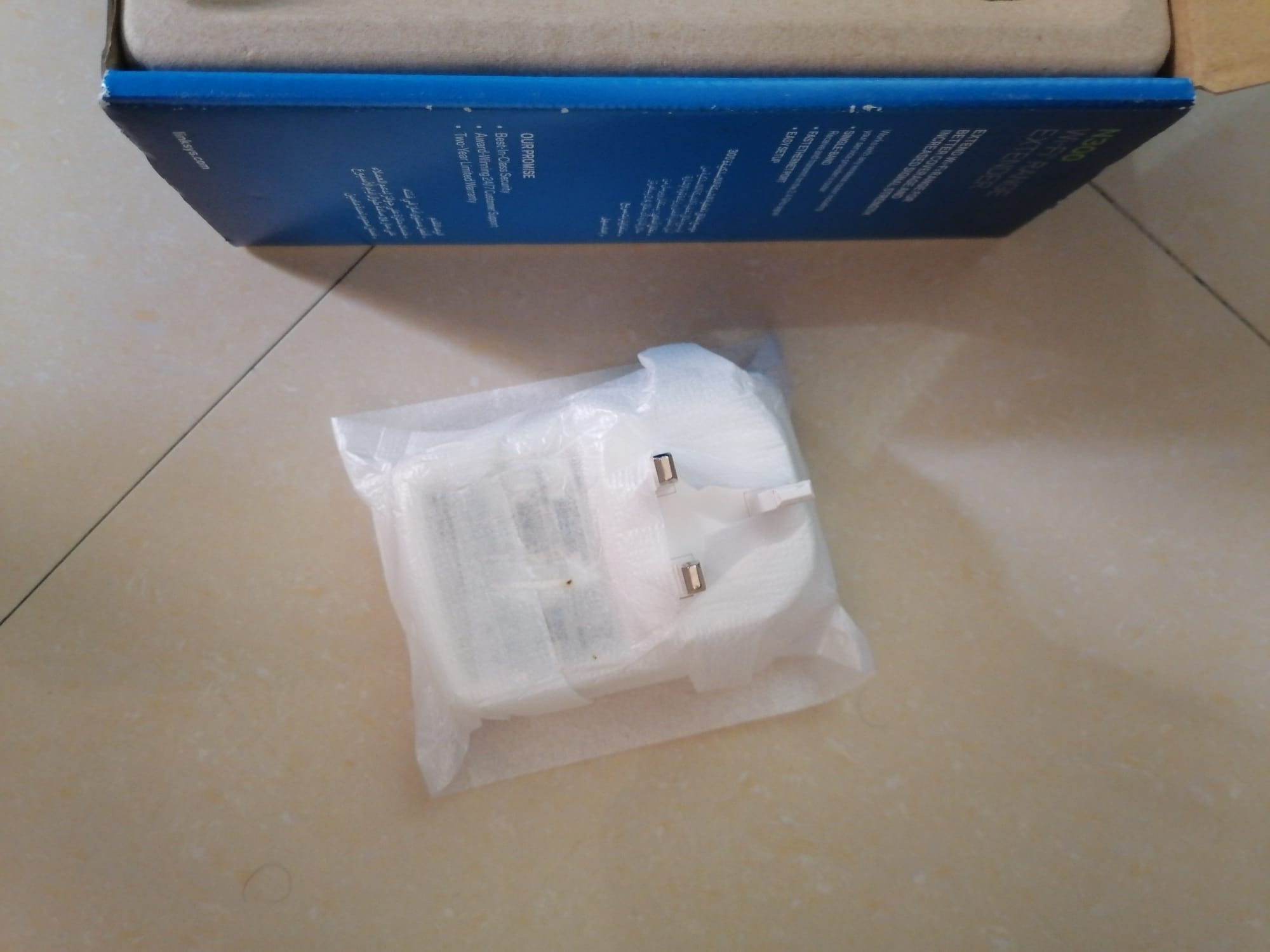 Linksys Wifi Range Extender Model No: RE300 - Image 6