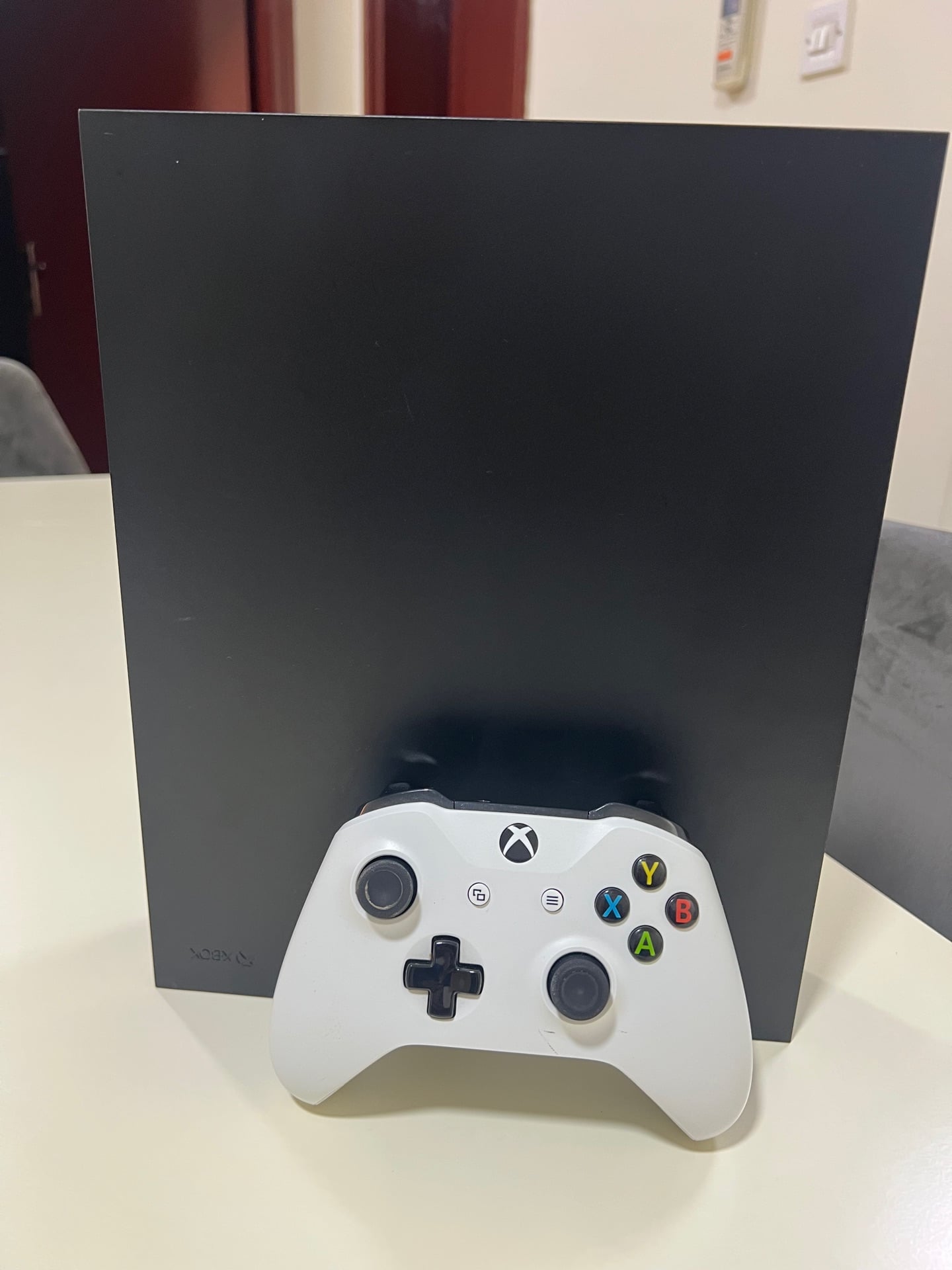 Xbox one X 1TB كالجديد - Image 6