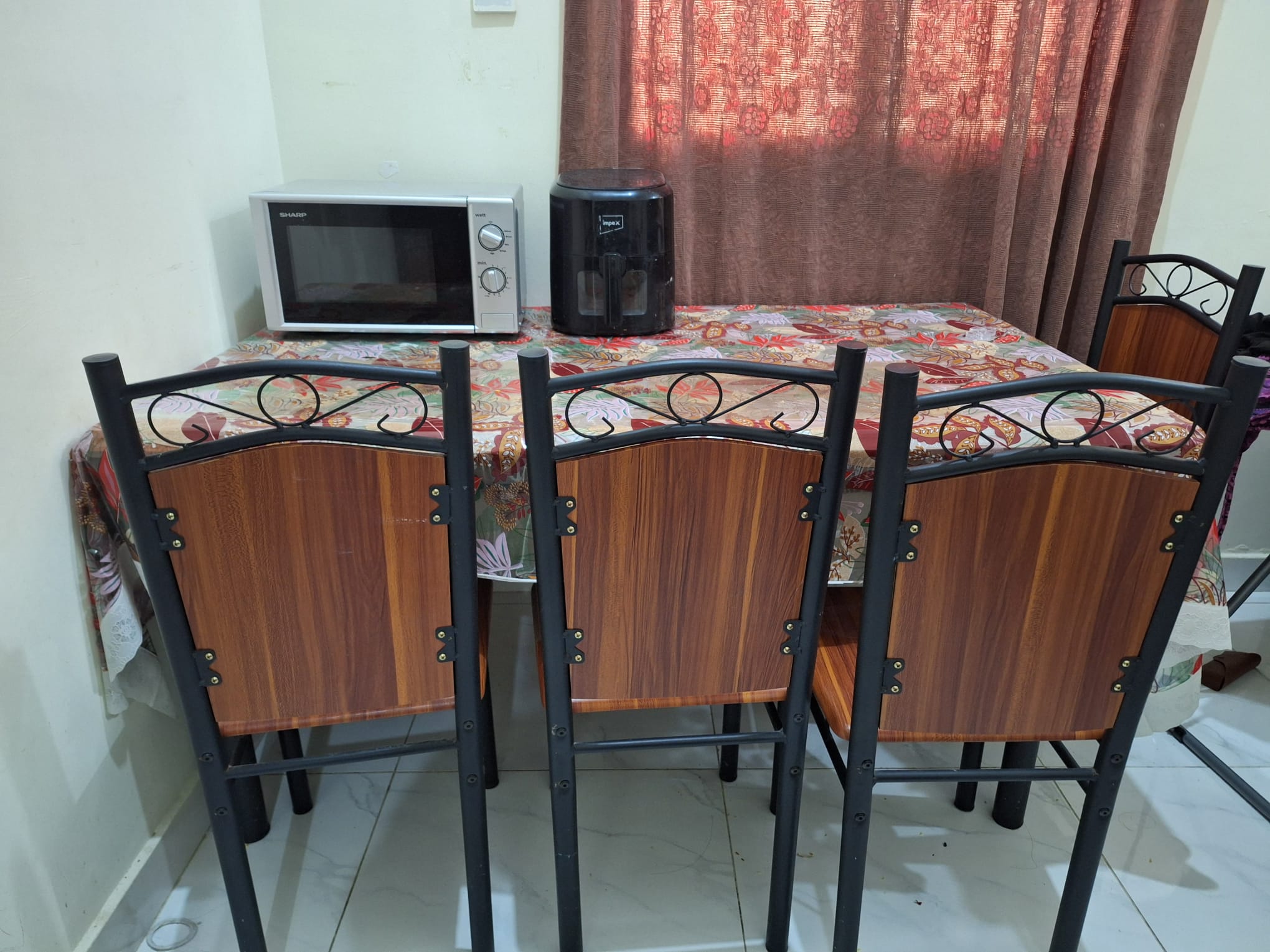 DINING TABLE WITH 5 CHAIRS SOLID IS FOR URGENT SALE - Image 2