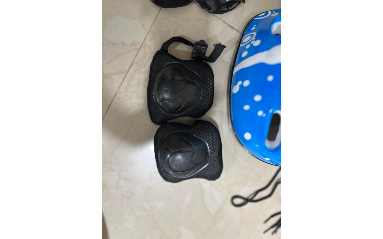 طقم زلاجات انلاین مع خوذة ووسادات - مقاس قابل للتعديل - Image 7