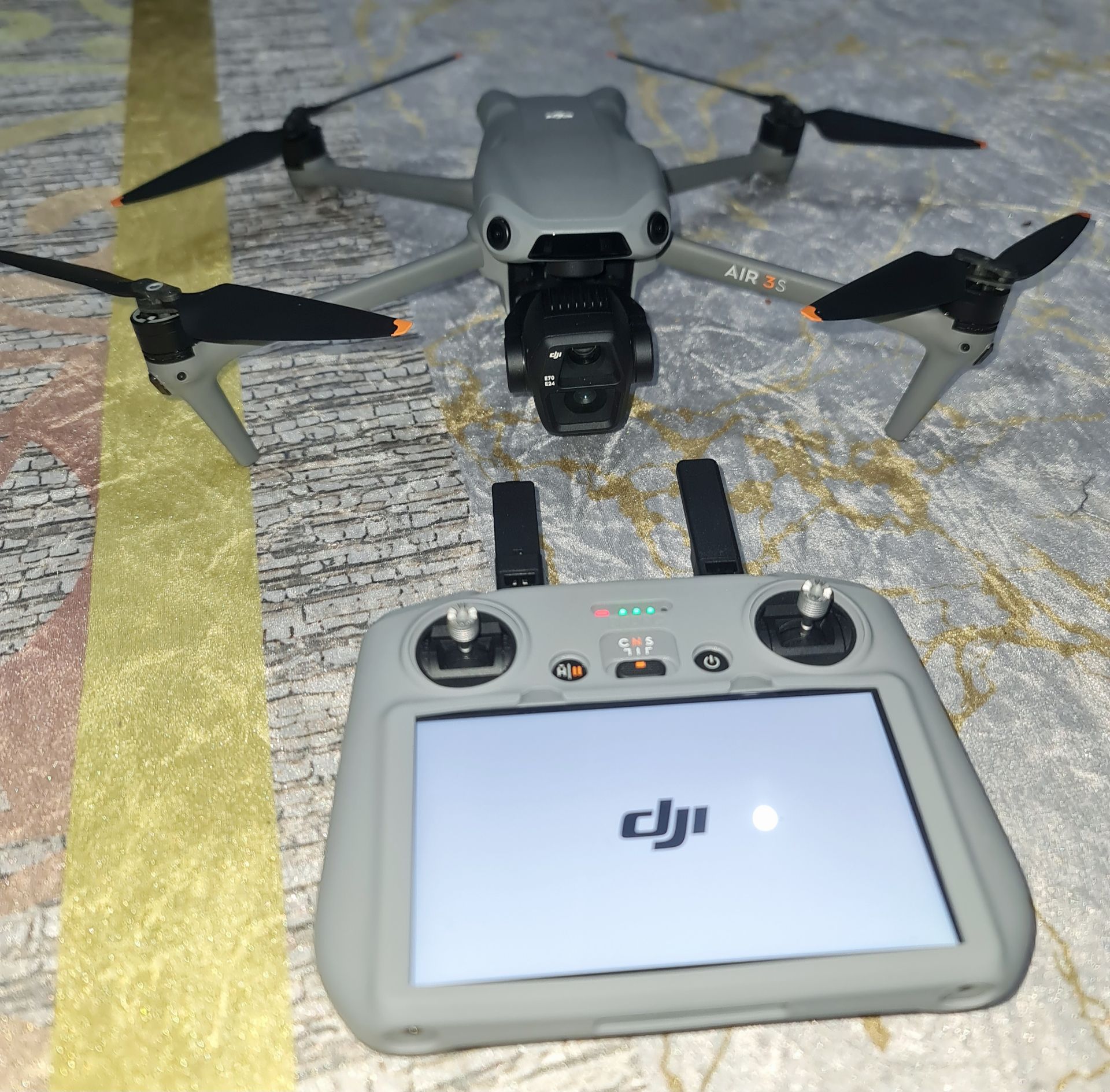 DJI Air 3 S like new - Image 2