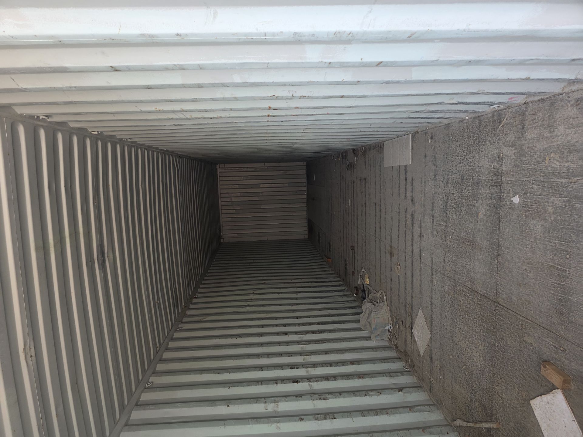 CONTAINERS  available  - Image 10
