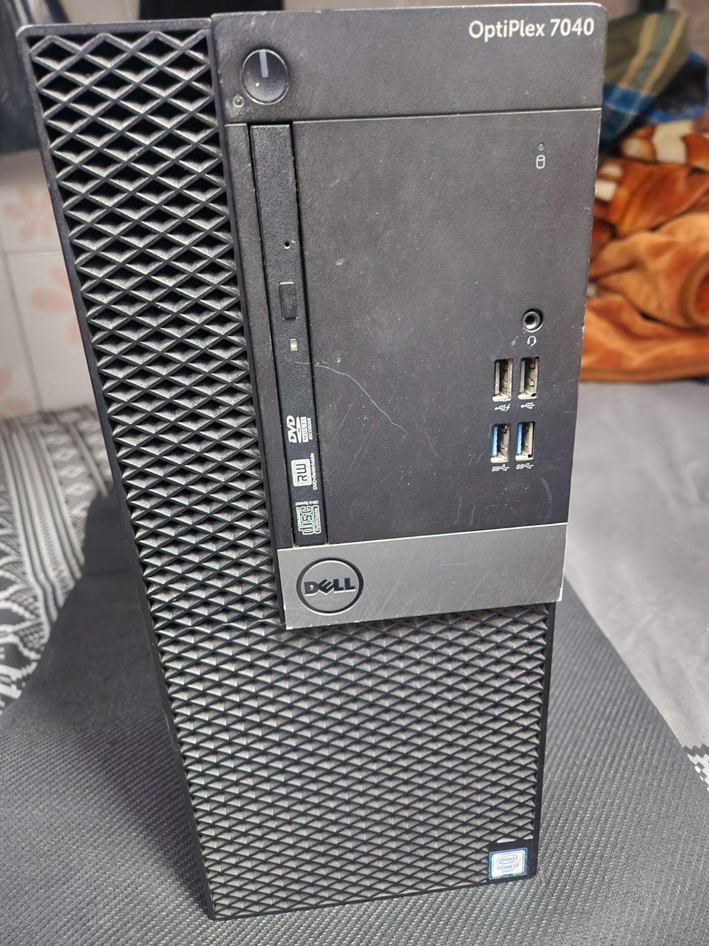 Dell Optiplex 7040 - Image 1