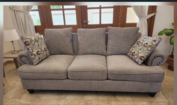 Premium 7-Seater Sofa Set (3+2+2) from Home R Us – Excellent Condition - Image 2