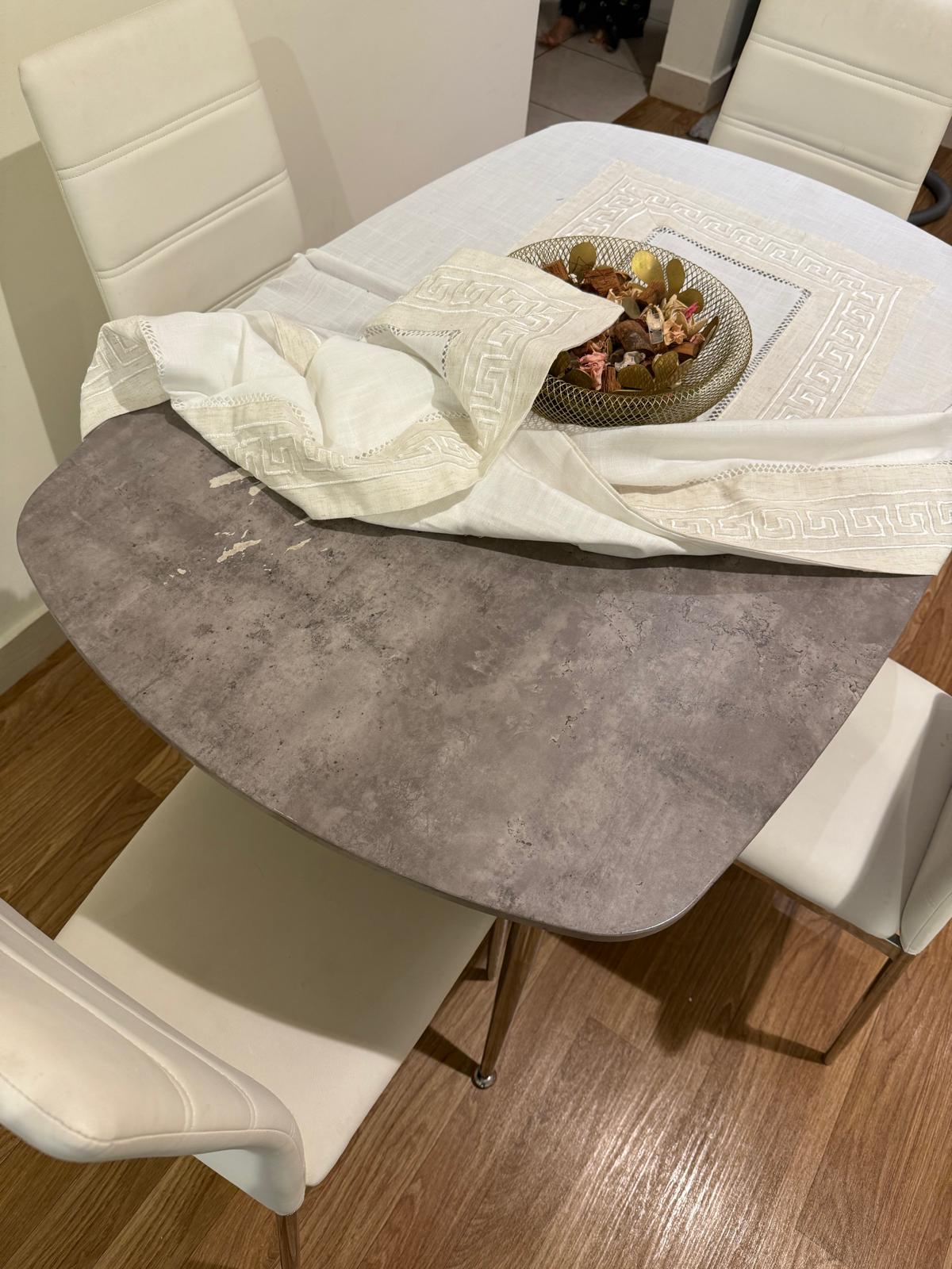 Dining table and chairs - Image 3