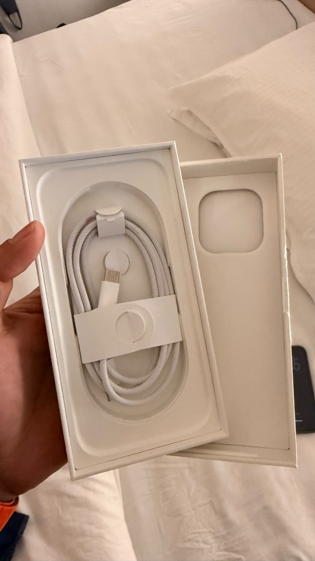 iPhone 16 Pro  - Image 6