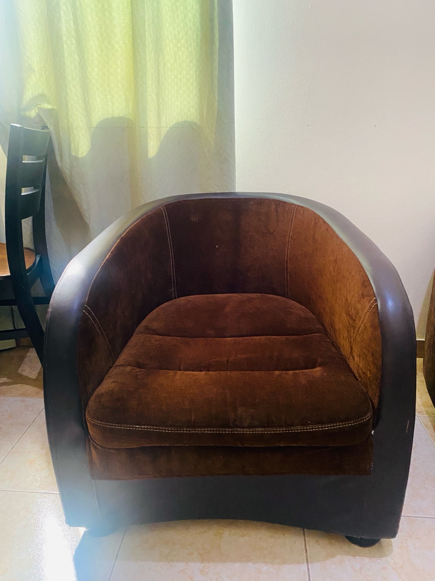 Single Sofa - Image 2
