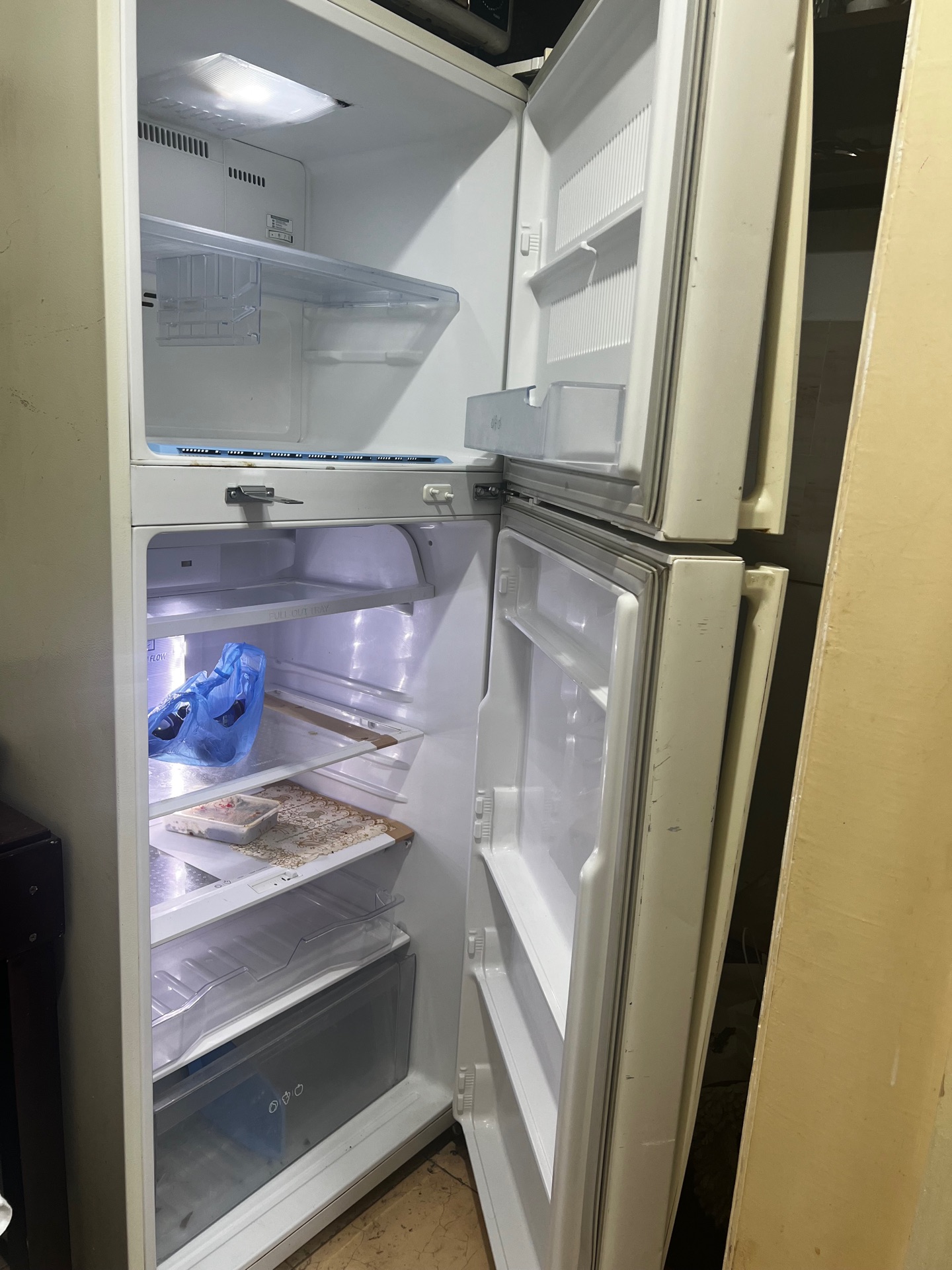 LG fridge for sale - Image 2