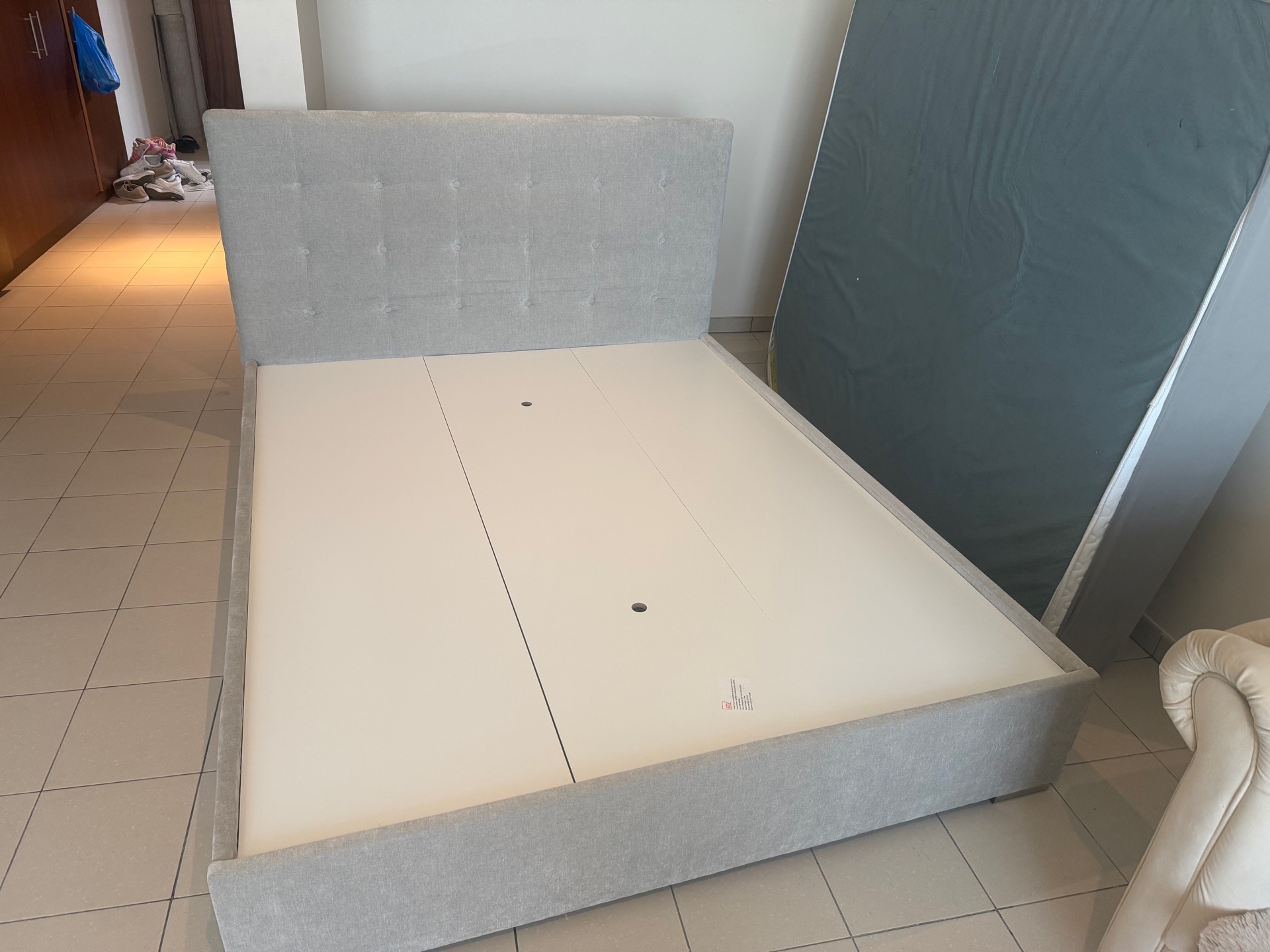 Bed + Medical Mattress (Under Warranty) – Excellent Condition - Image 5
