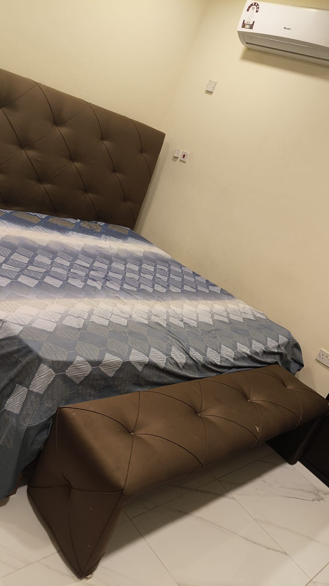 Compete bedroom set - Image 1