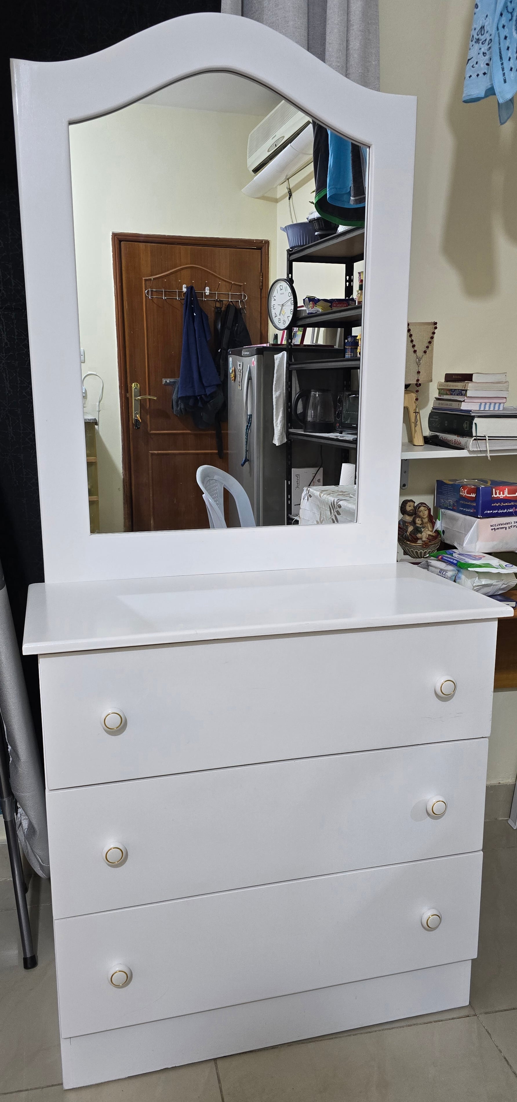 Dressing table with two chairs - Image 3