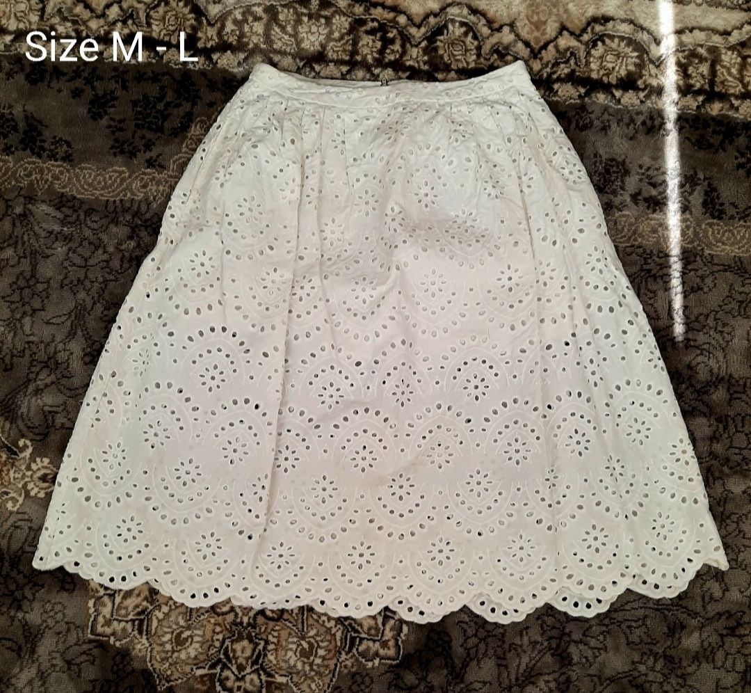 LADY'S CLOTHES. Price for each piece is 19 QAR. Excellent condition. Barely used - Image 8
