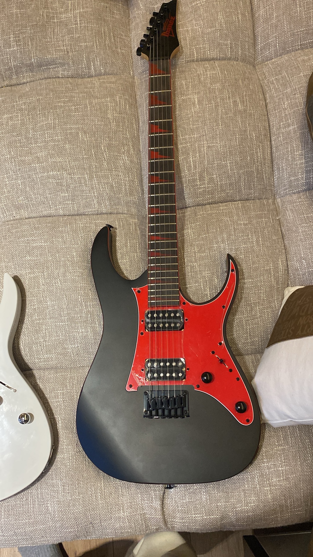 Ibanez electric guitar - Image 4