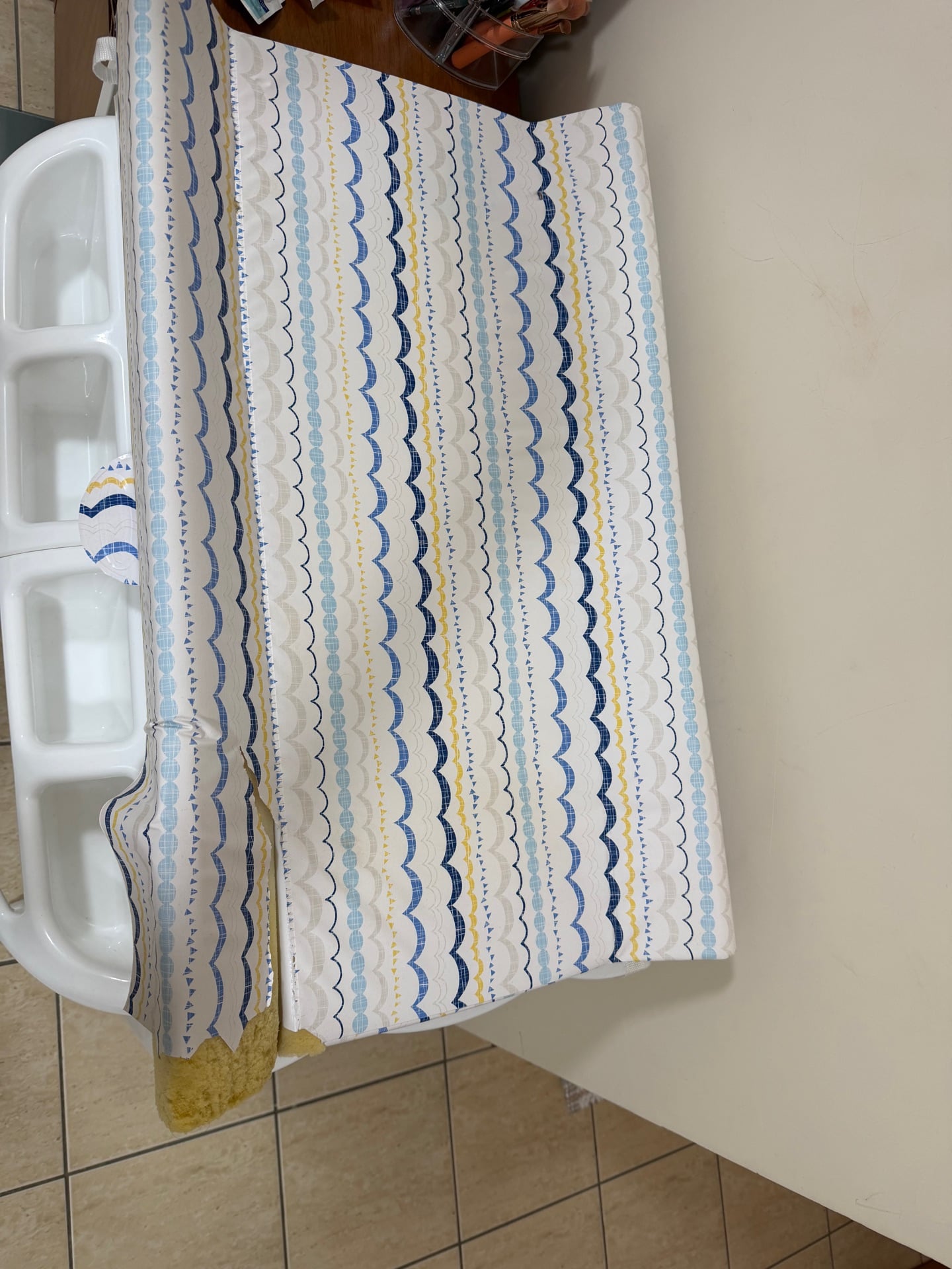Diapers changing table - Image 3