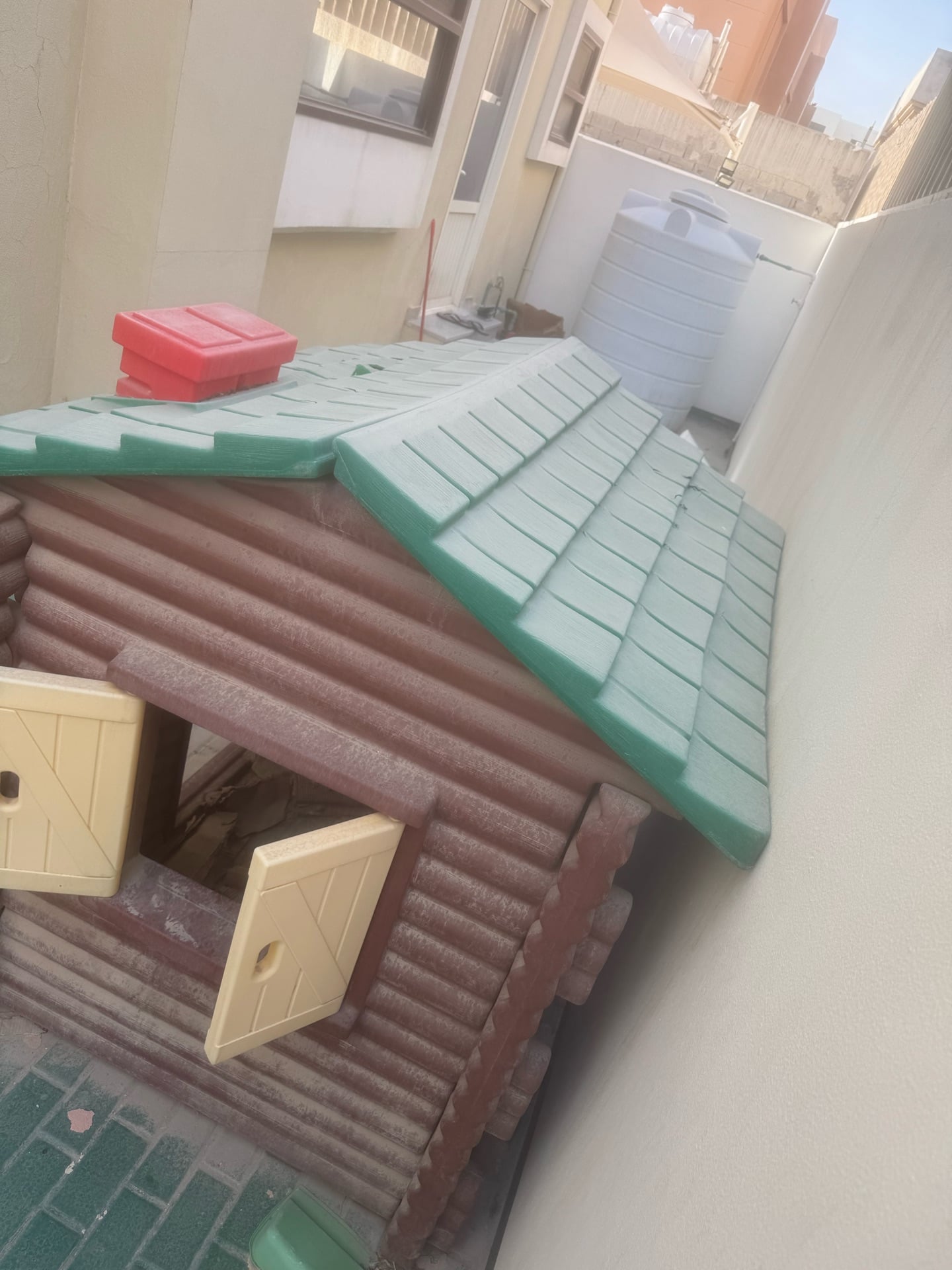Dog house - Image 1