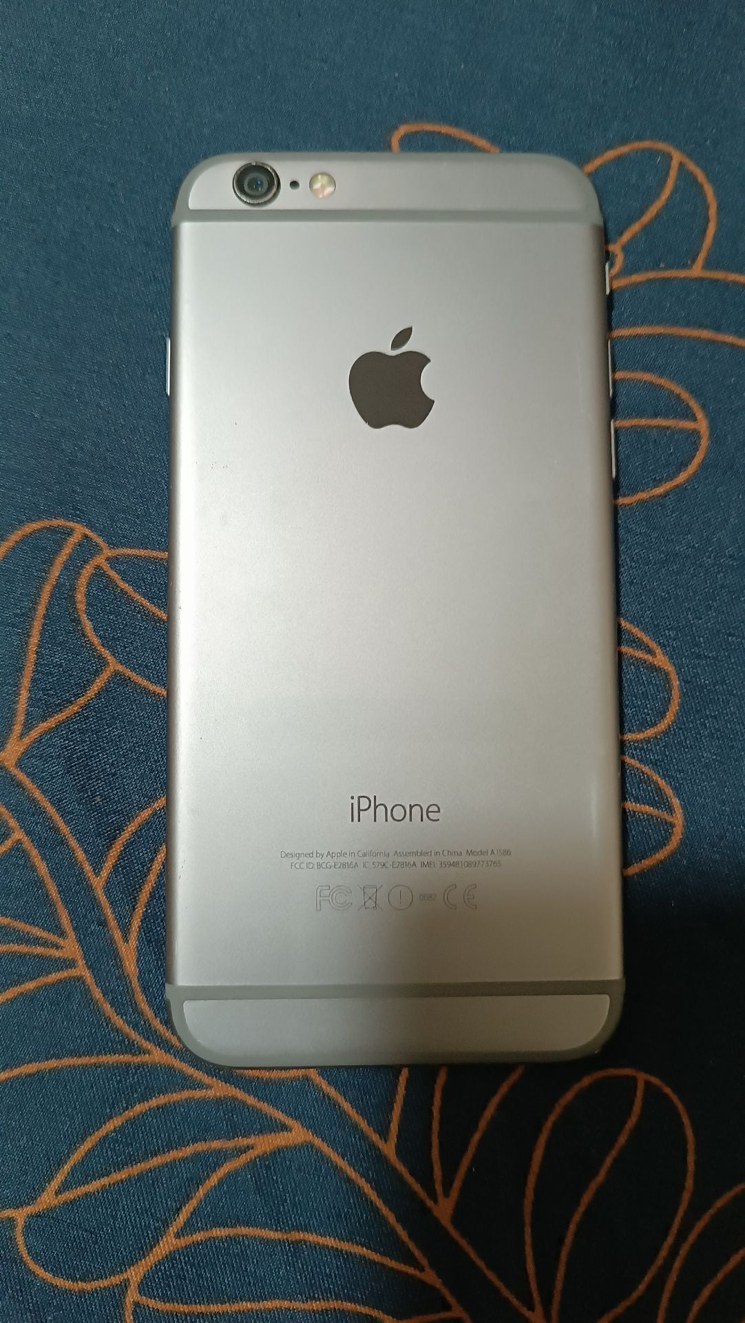 iPhone 6 - Image 1