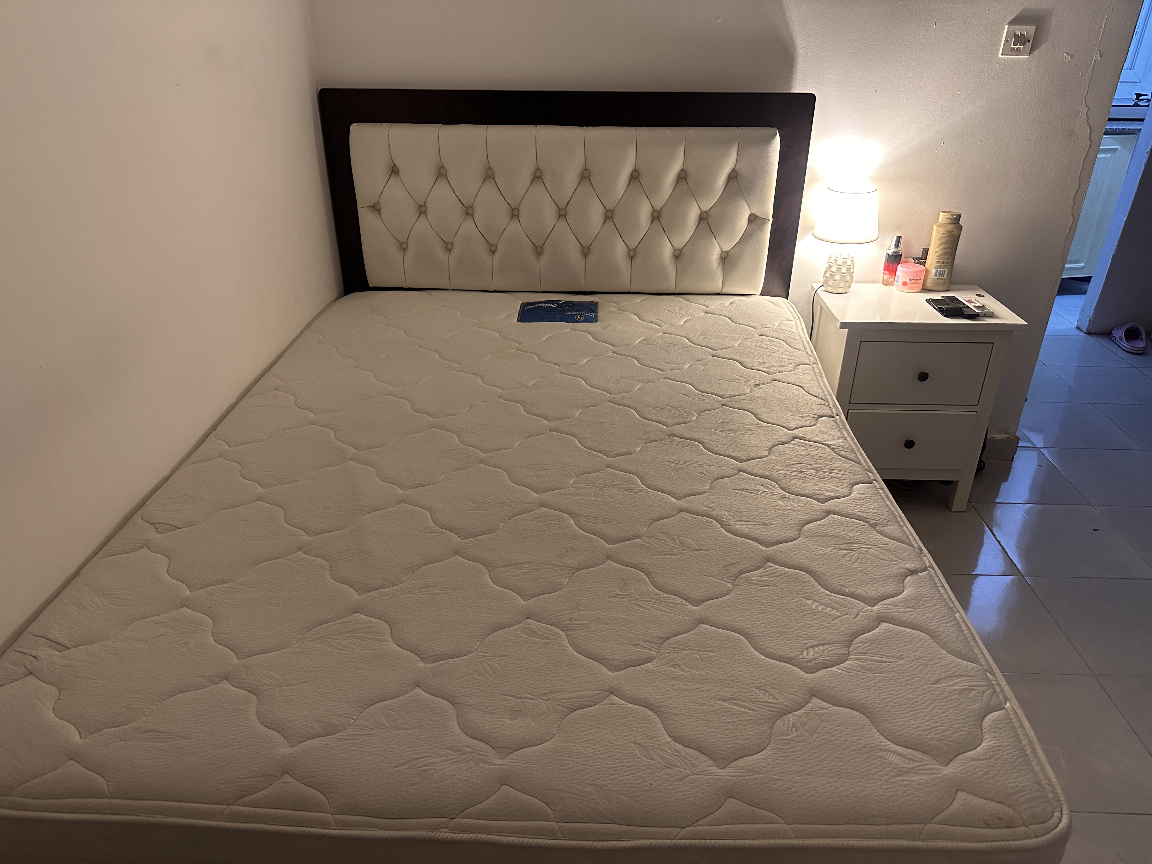 Bed and side table - Image 4