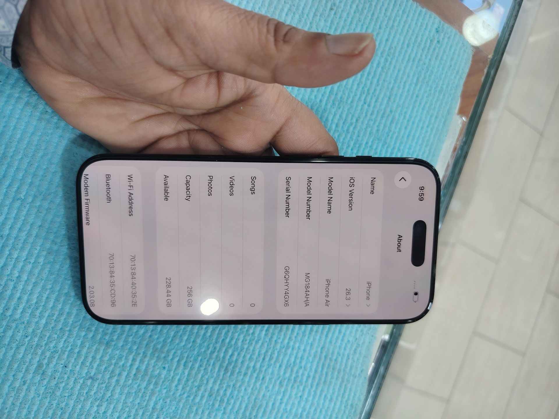 I phone Air 256gb black color  - Image 4