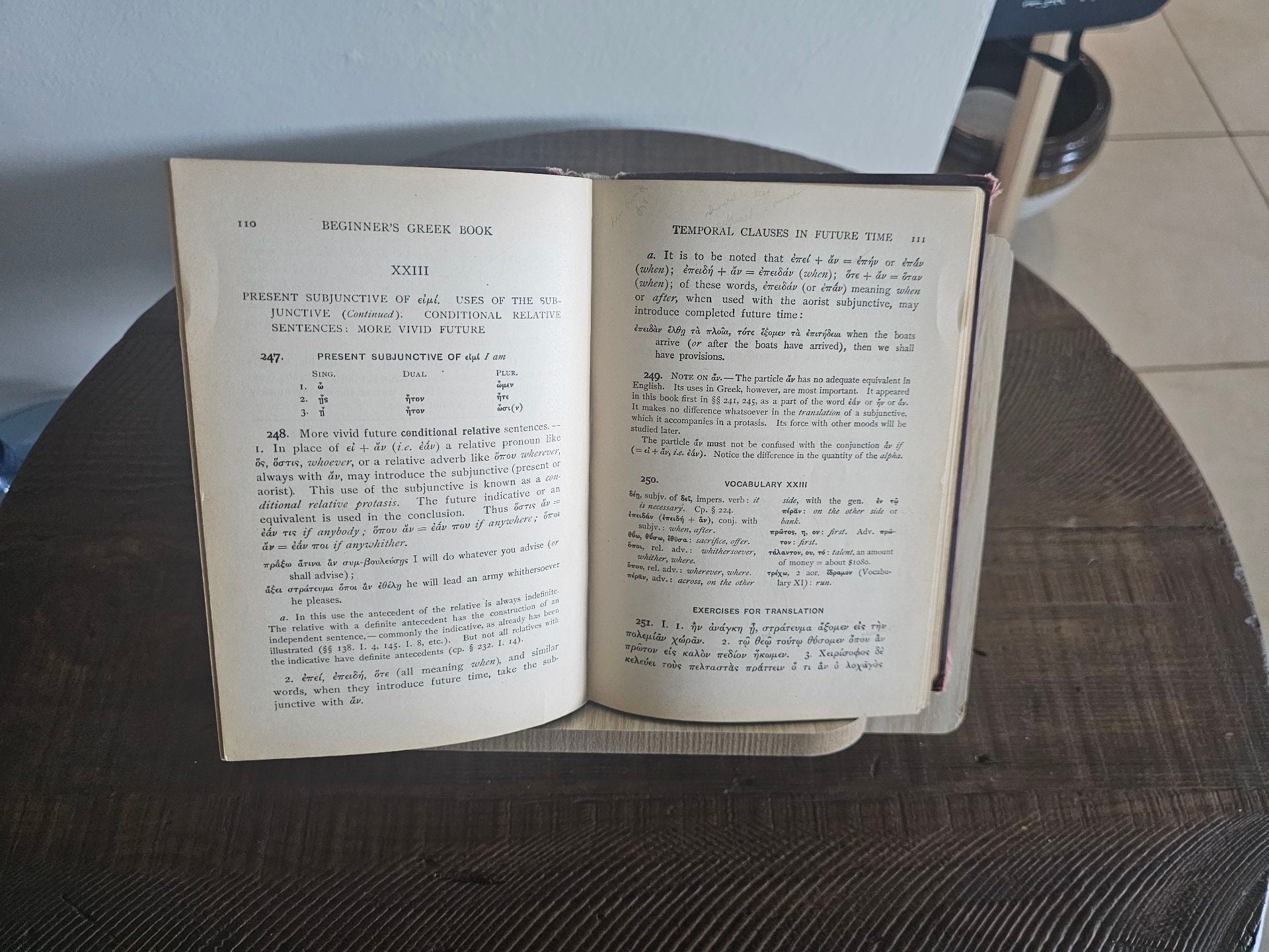 Books stands - Image 1