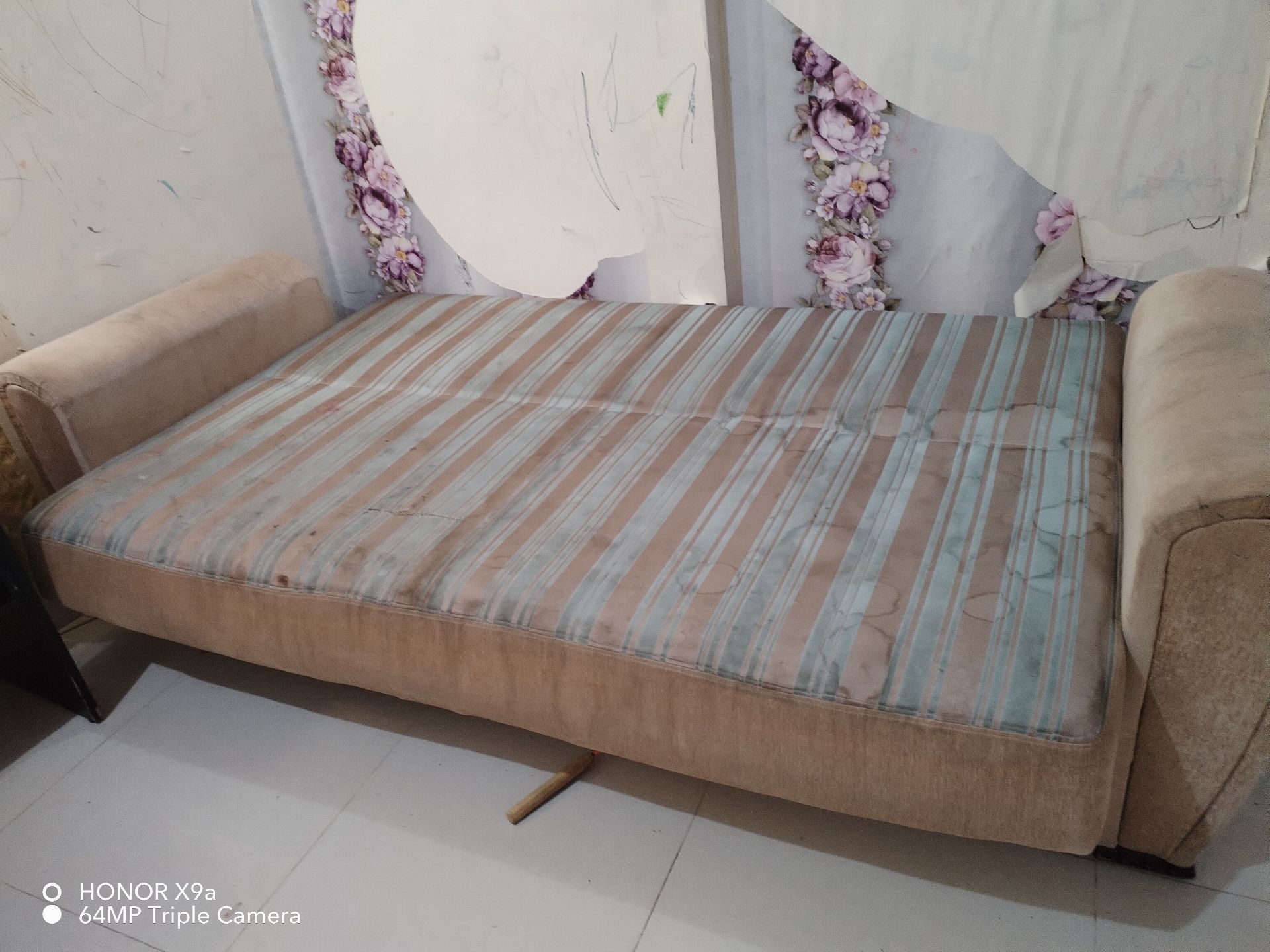 Sofa and Sofa Bed  - Image 9