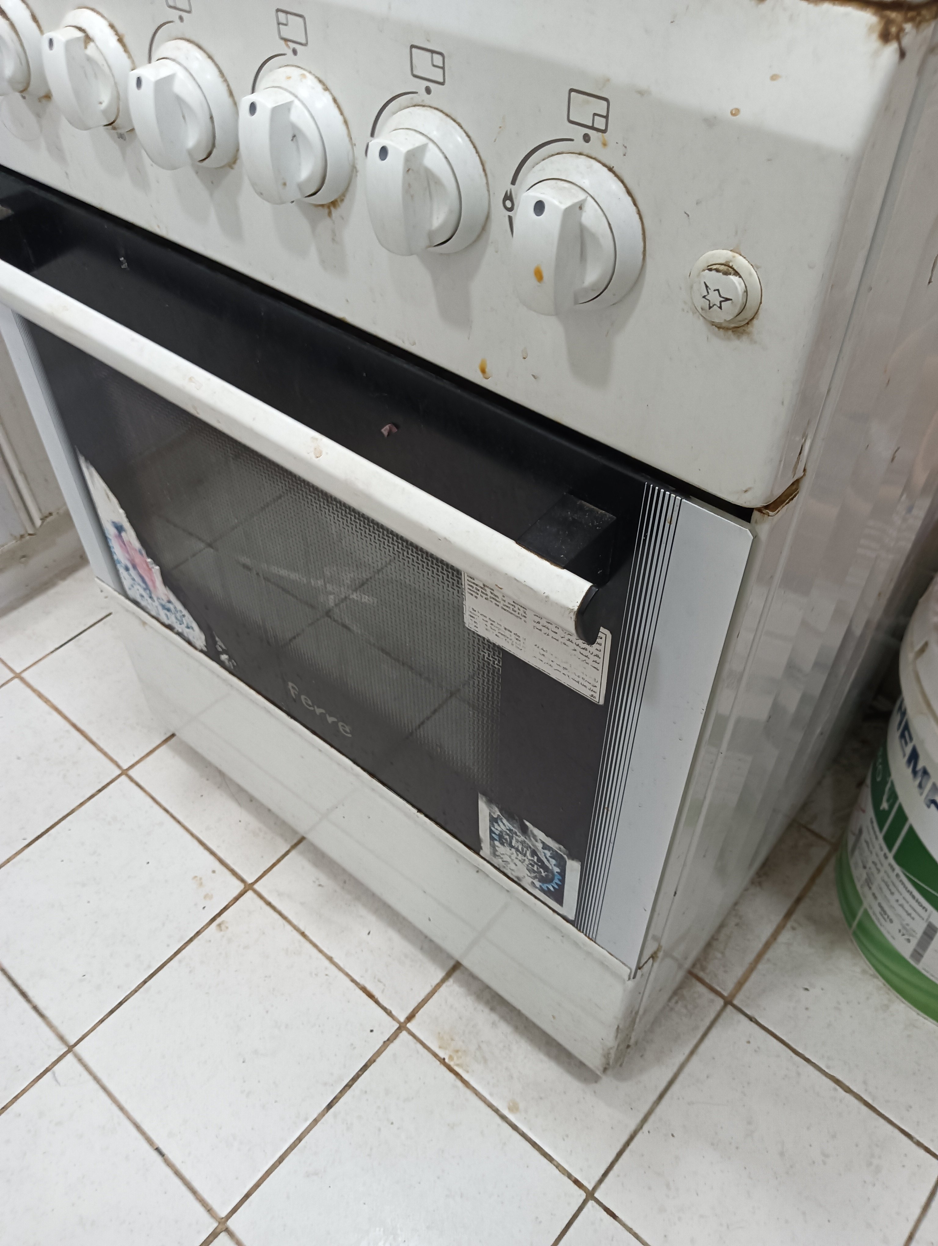Gas Stove with electric oven - Image 2