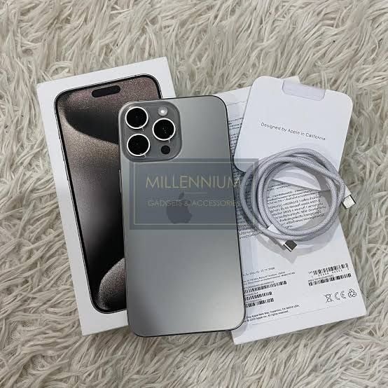 Apple iPhone 15 Pro Max 256GB - Image 4