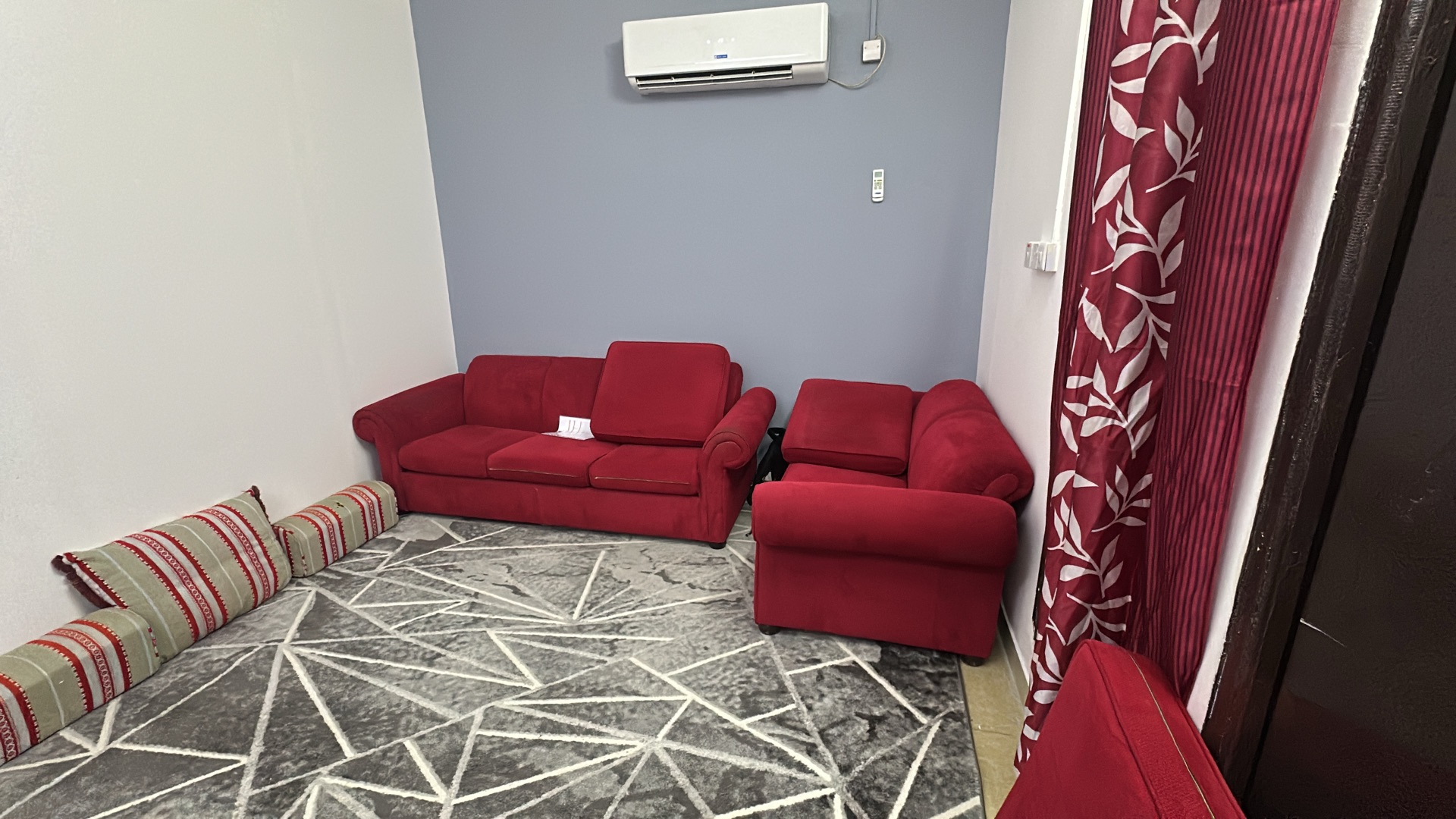 3+2 seater Sofa for sale  - Image 3