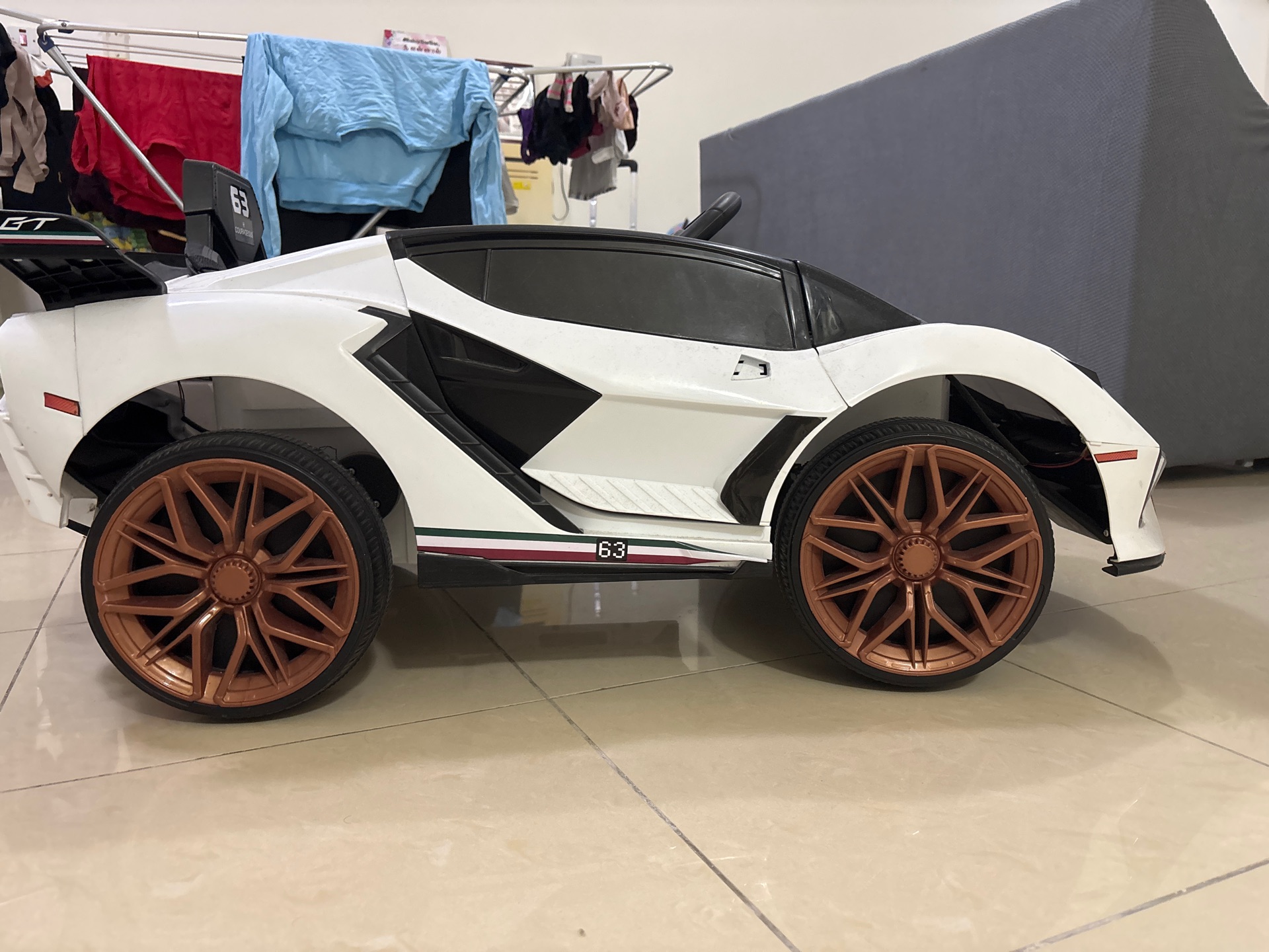 Rechargeable car toy for ride  - Image 3