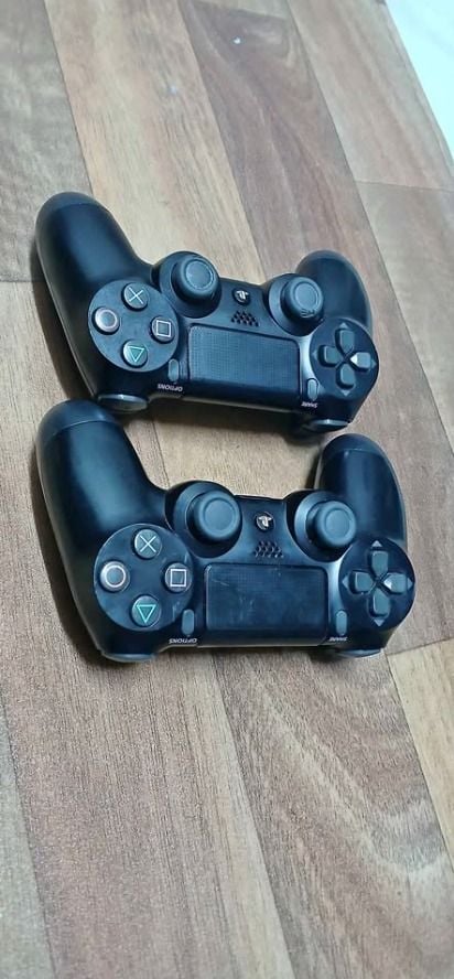 Sony Playstation 4 controllers - Image 4