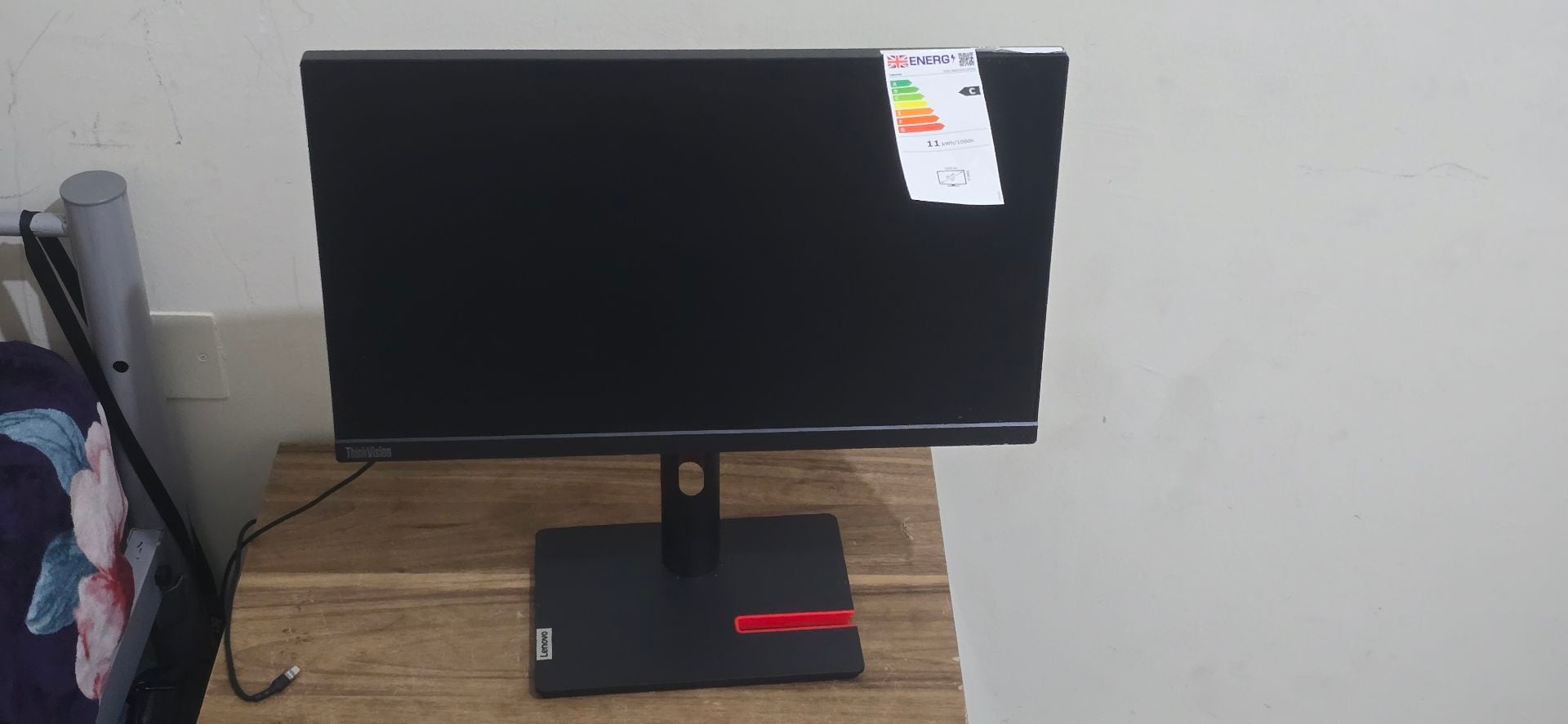 Lenovo 22" Full HD Monitor – Clean Company Used (Vertical/Adjustable Stand) - Image 3