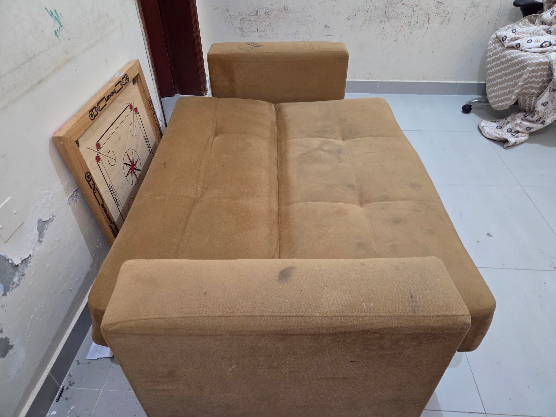 Urgent sale - King Size bed and sofa. - Image 4